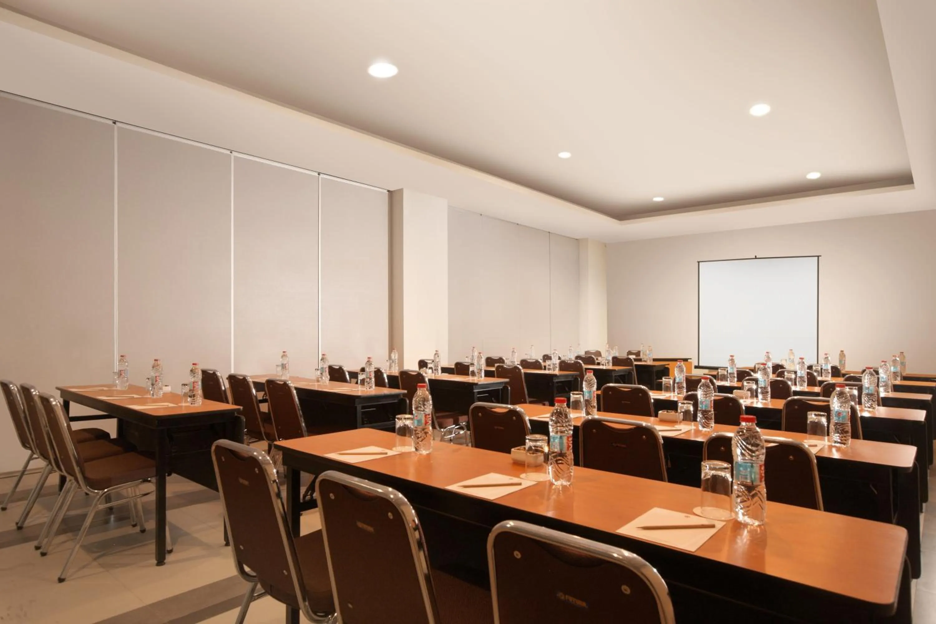 Banquet/Function facilities in Amaris Hotel Margorejo Surabaya