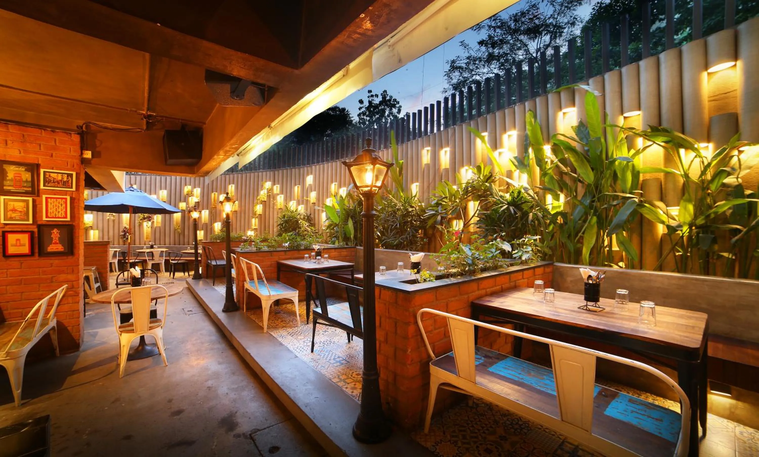 Restaurant/places to eat in The Royale Senate Race Course, Bangalore