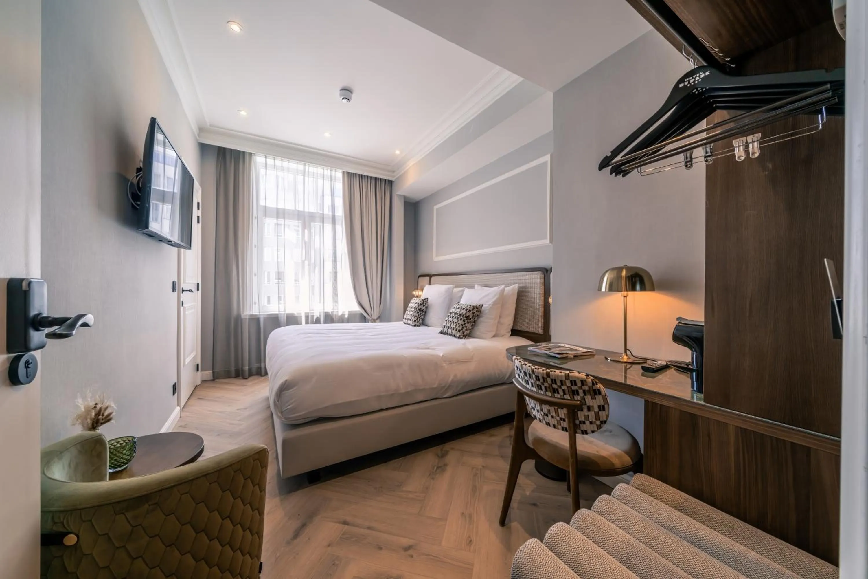 Bedroom, Bed in Hotel Du Parc