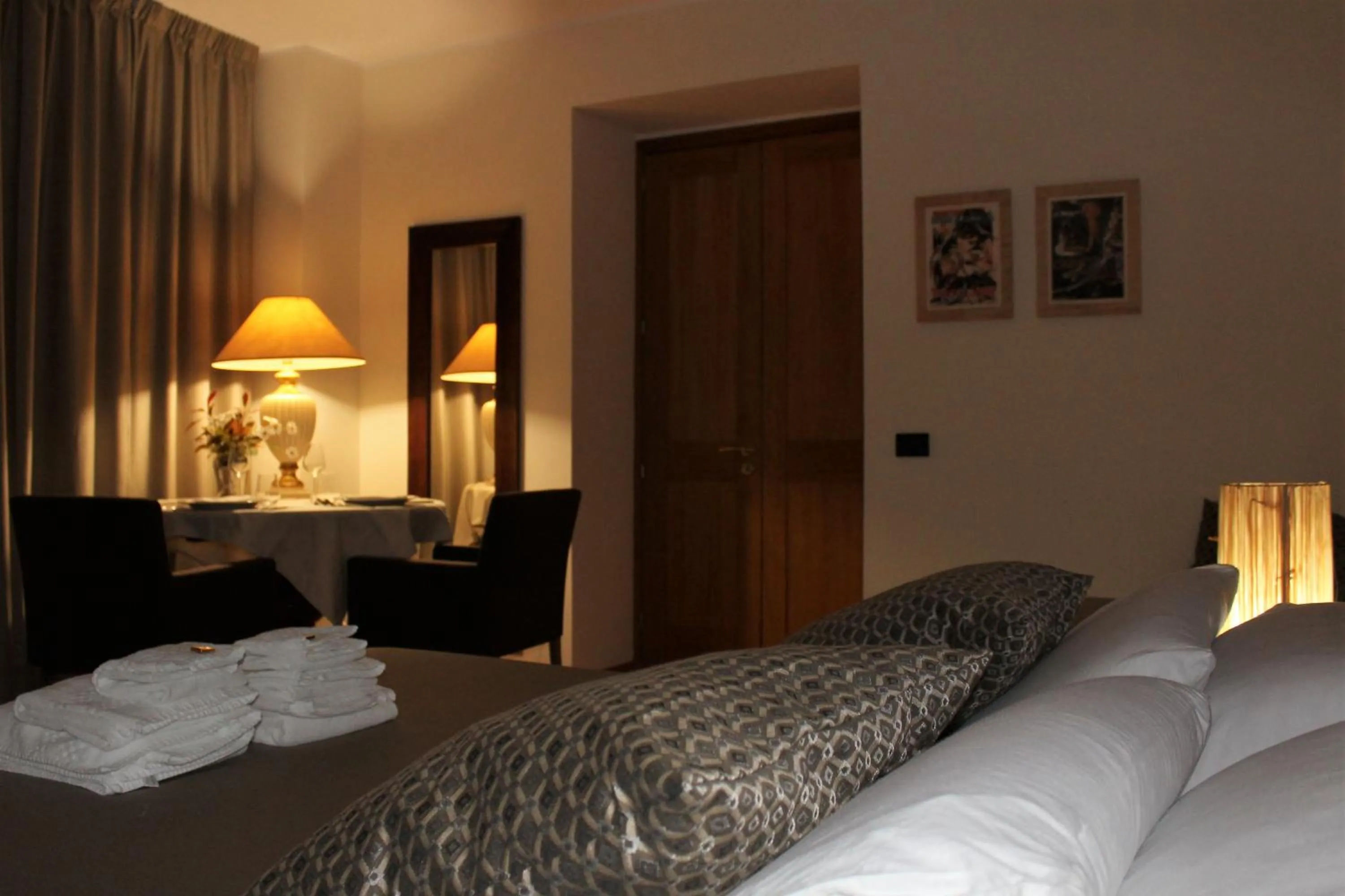 Photo of the whole room, Bed in BBuSS Country Club