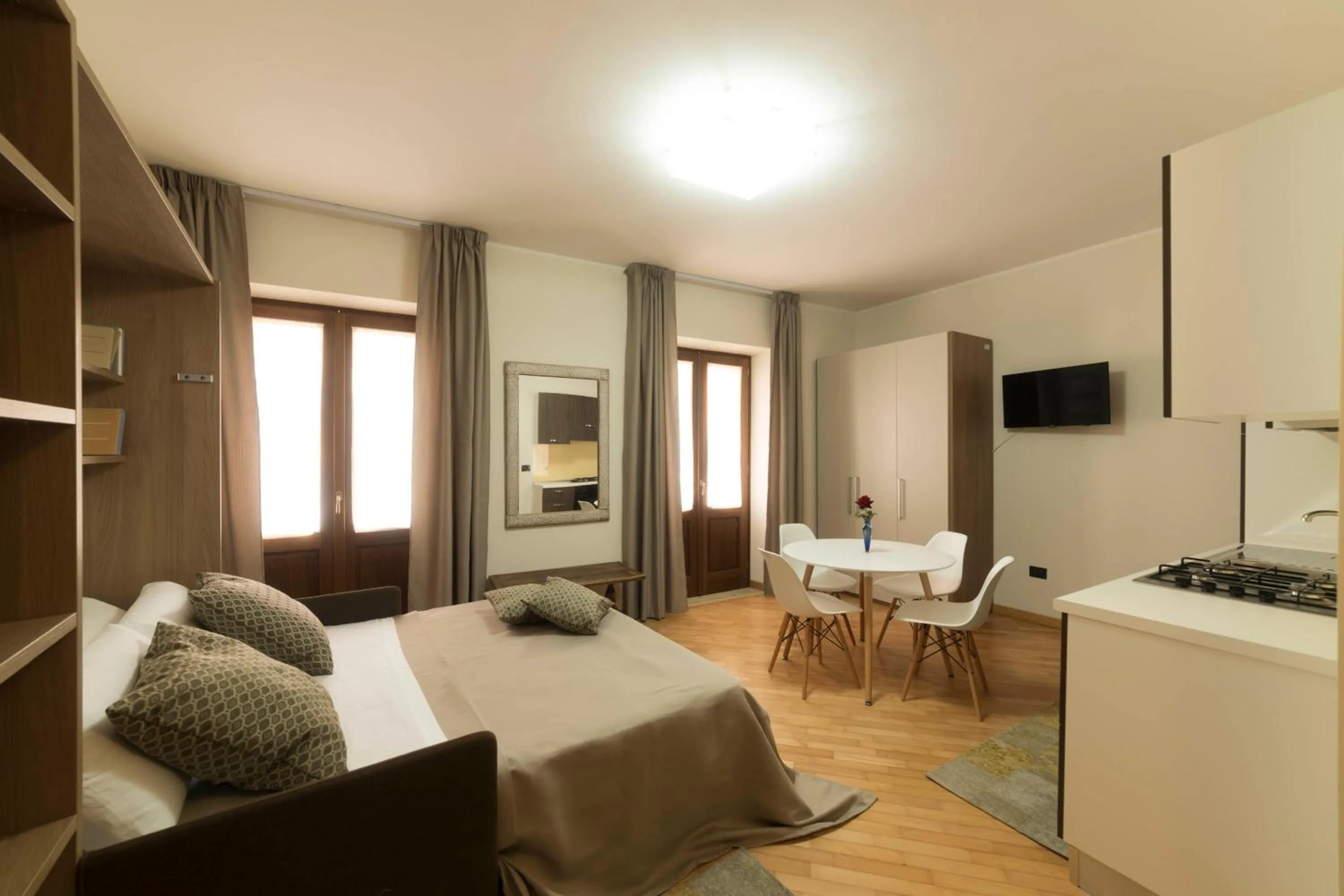 Photo of the whole room in BBuSS Country Club