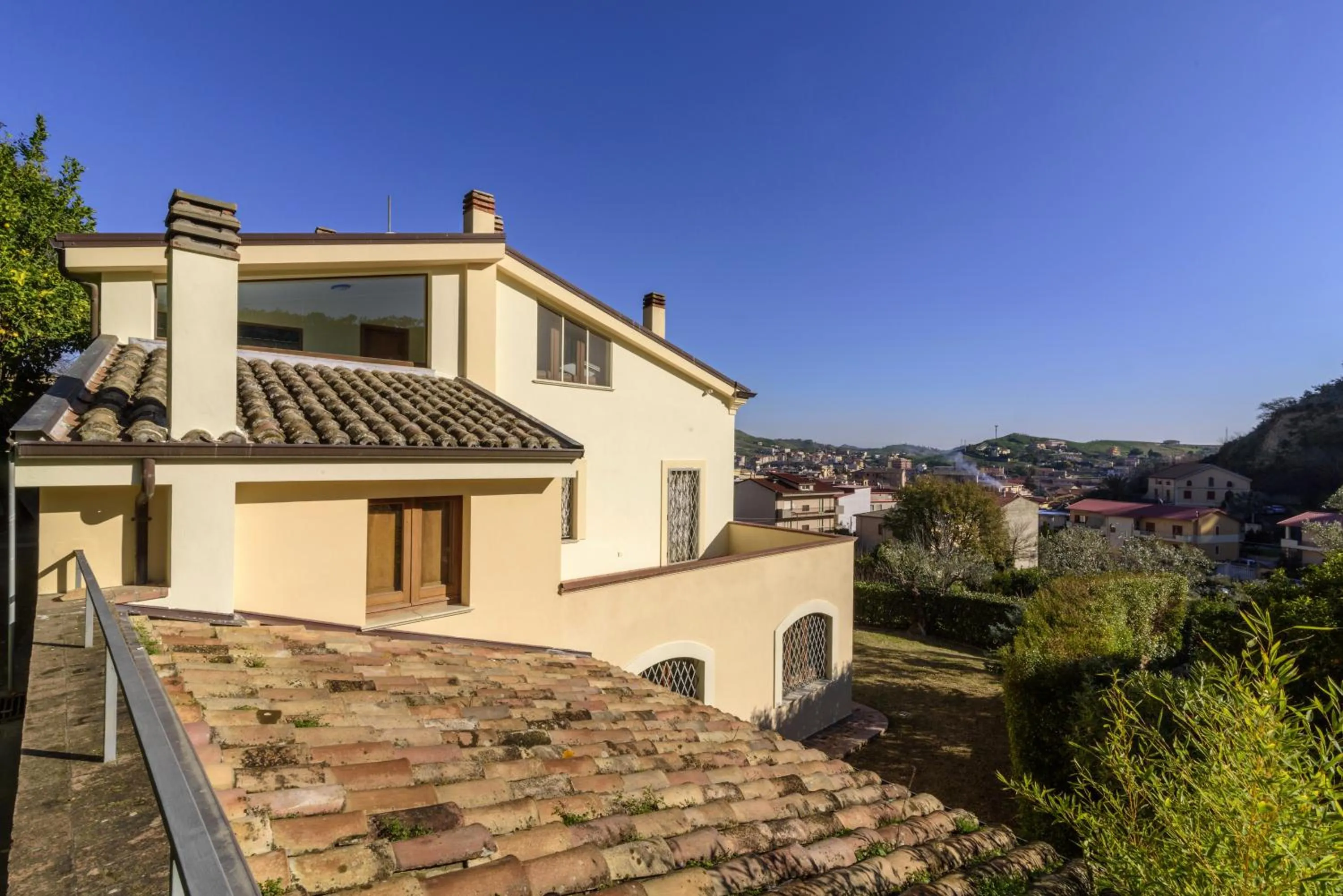 Property building in BBuSS Country Club