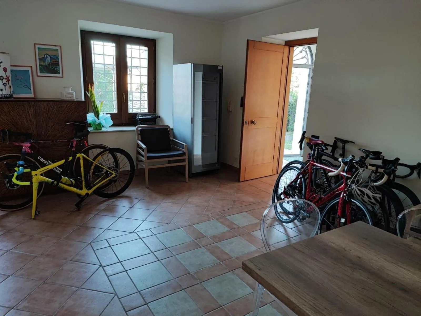 Communal lounge/ TV room in BBuSS Country Club