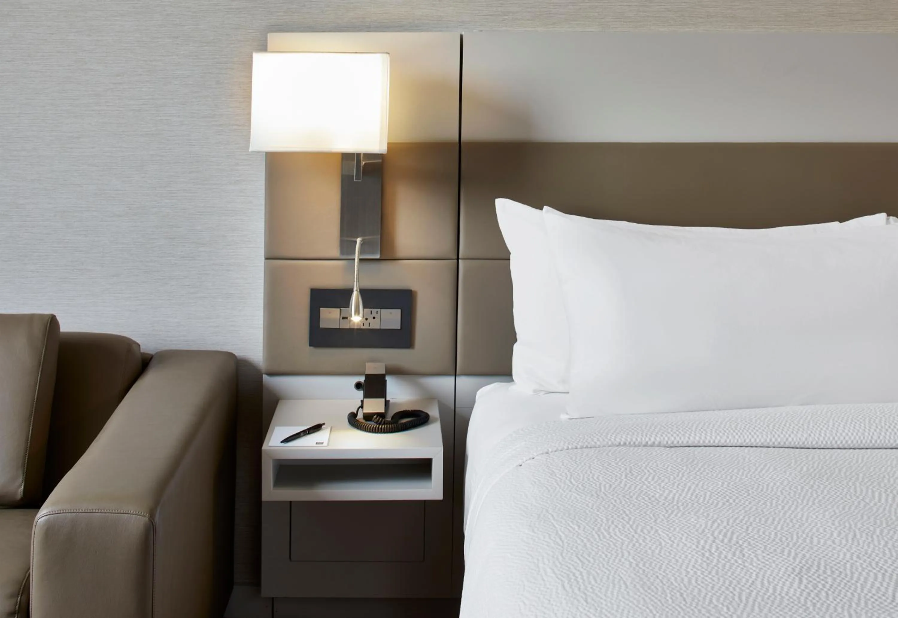 Bedroom, Bed in AC Hotel by Marriott Miami Aventura