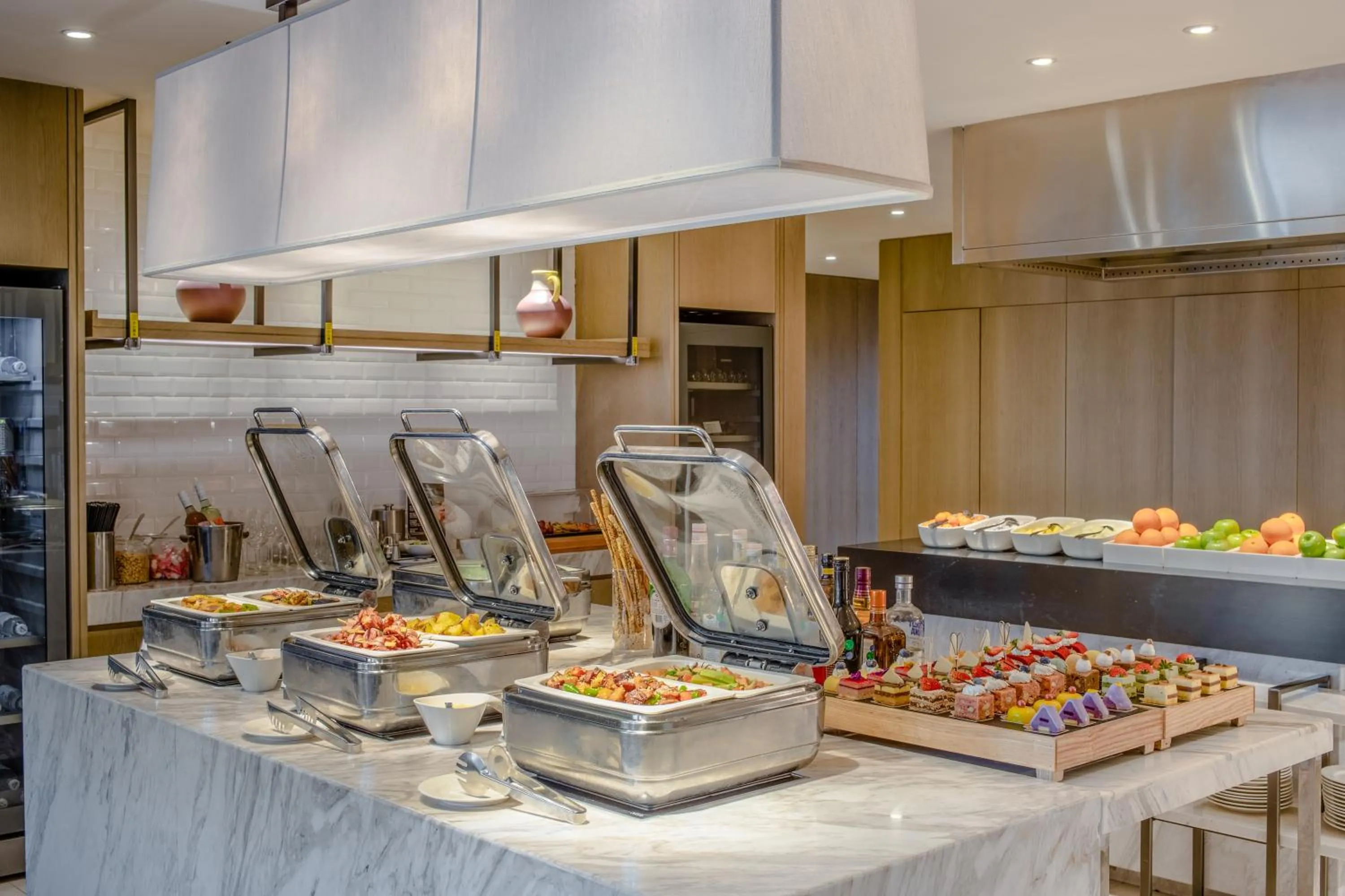 Food and drinks in Chengdu Marriott Hotel Financial Centre