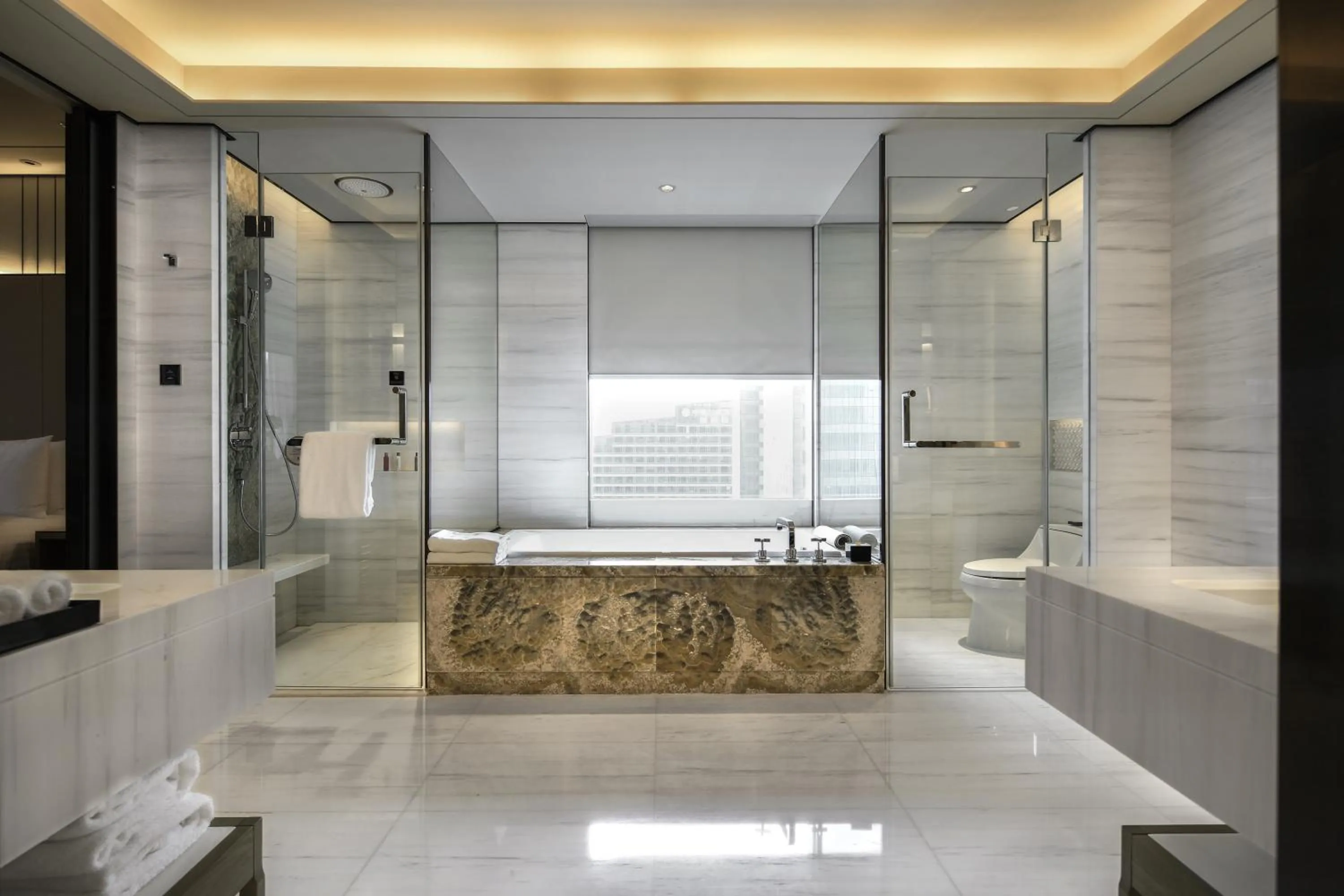 Toilet in Chengdu Marriott Hotel Financial Centre