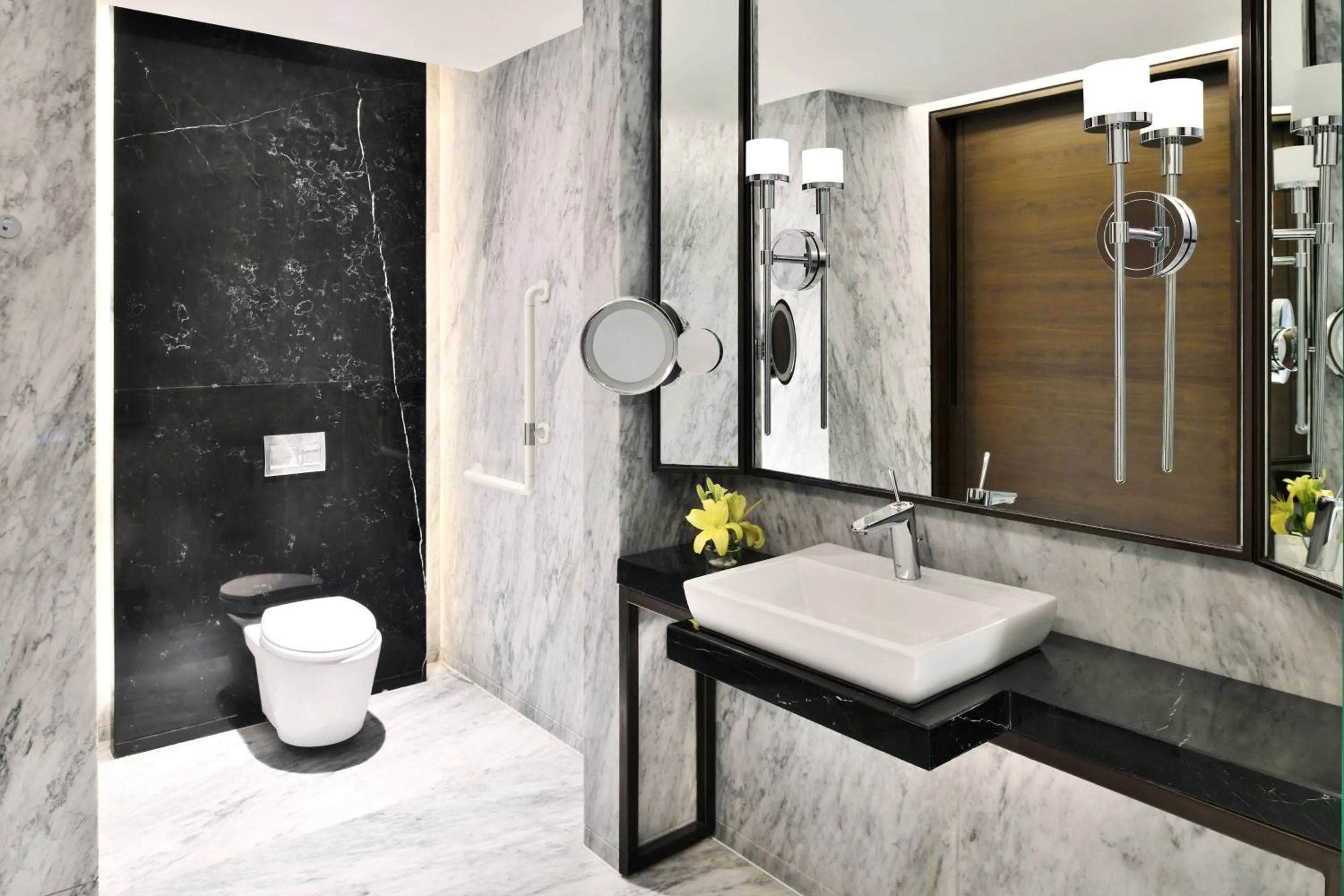 Bathroom in JW Marriott Hotel Kolkata