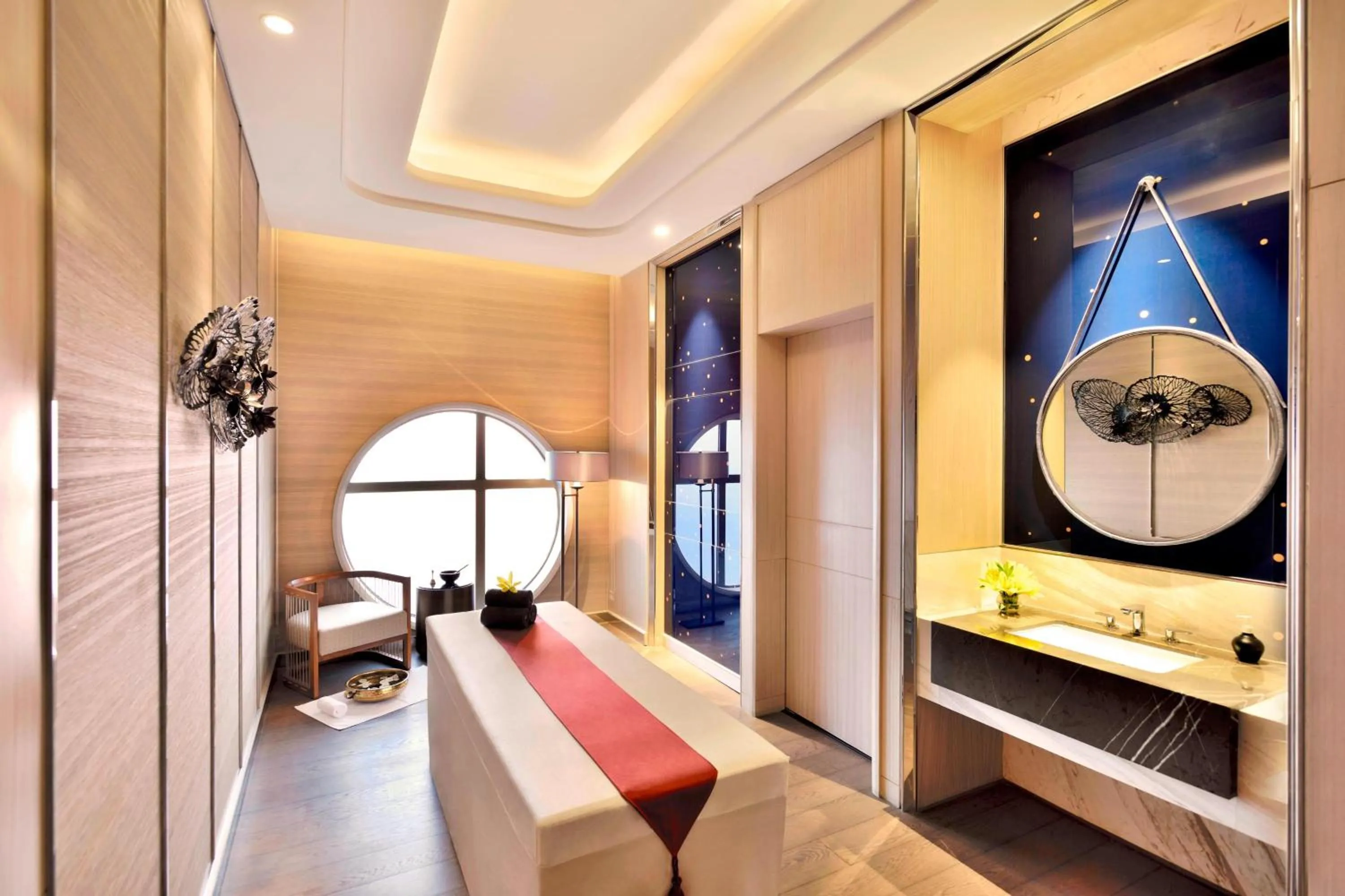 Spa and wellness centre/facilities, Bed in JW Marriott Hotel Kolkata