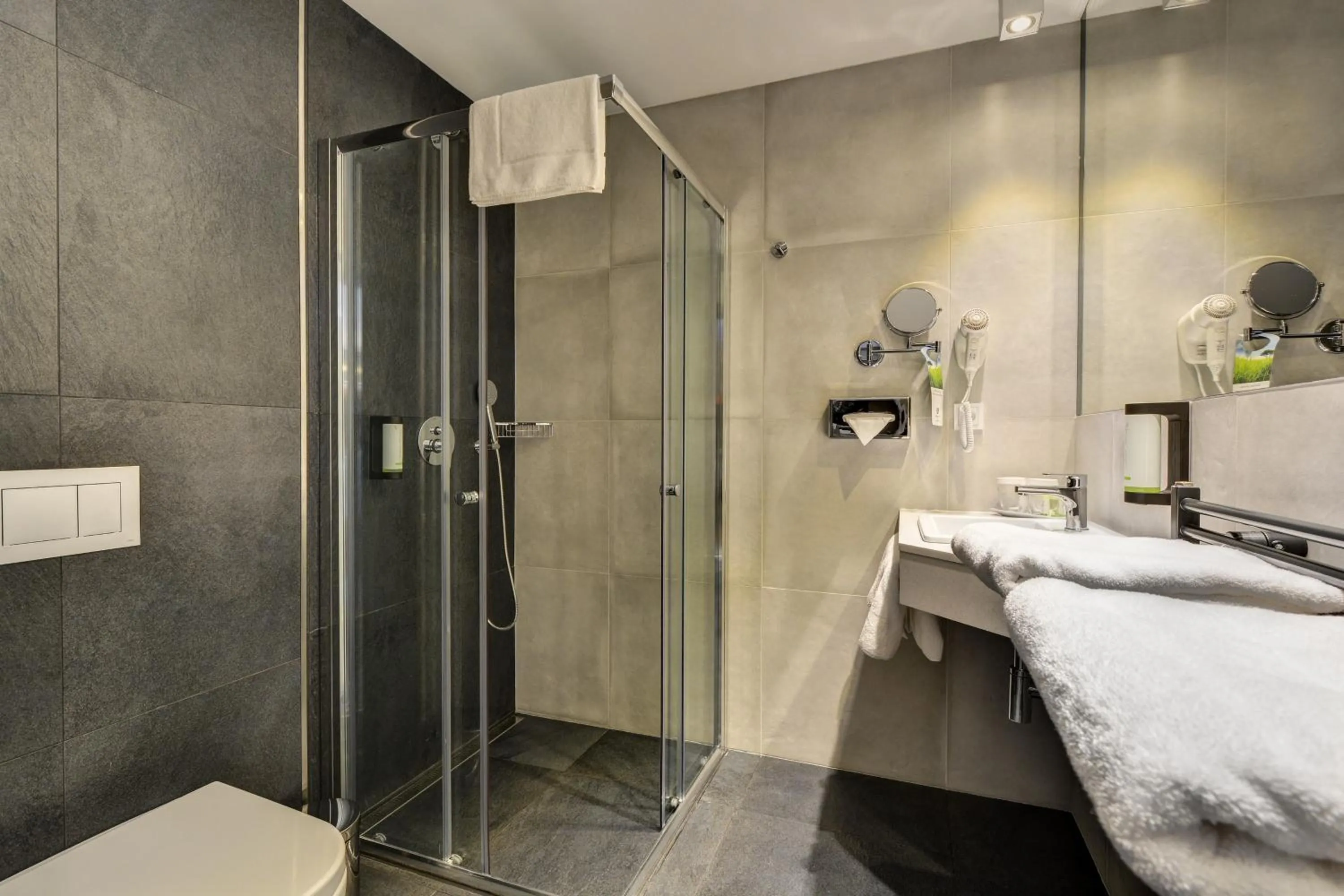 Shower in Amenity Hotel & Resort Špindlerův Mlýn