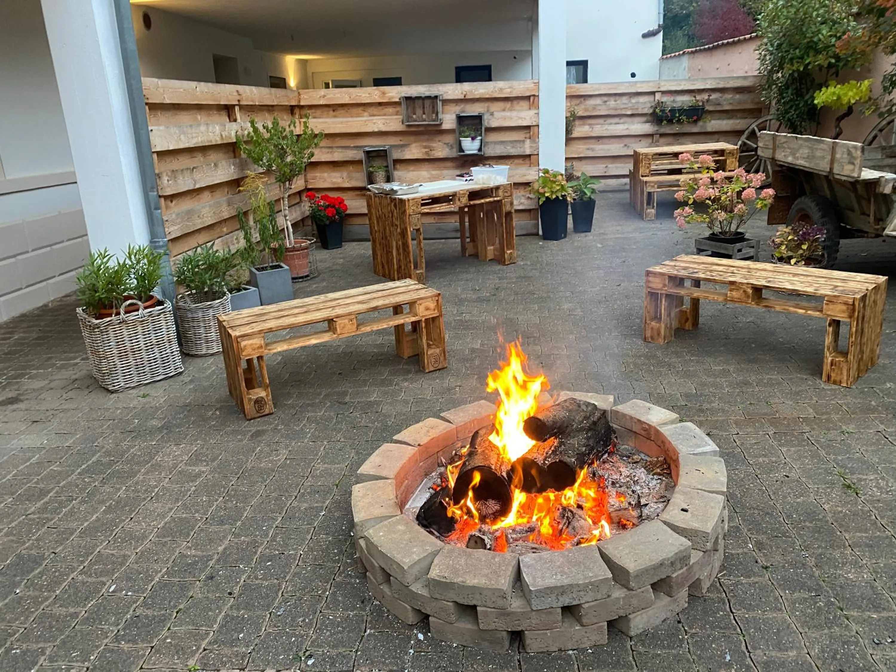 Patio in Hotel Restaurant Goldenes Ross