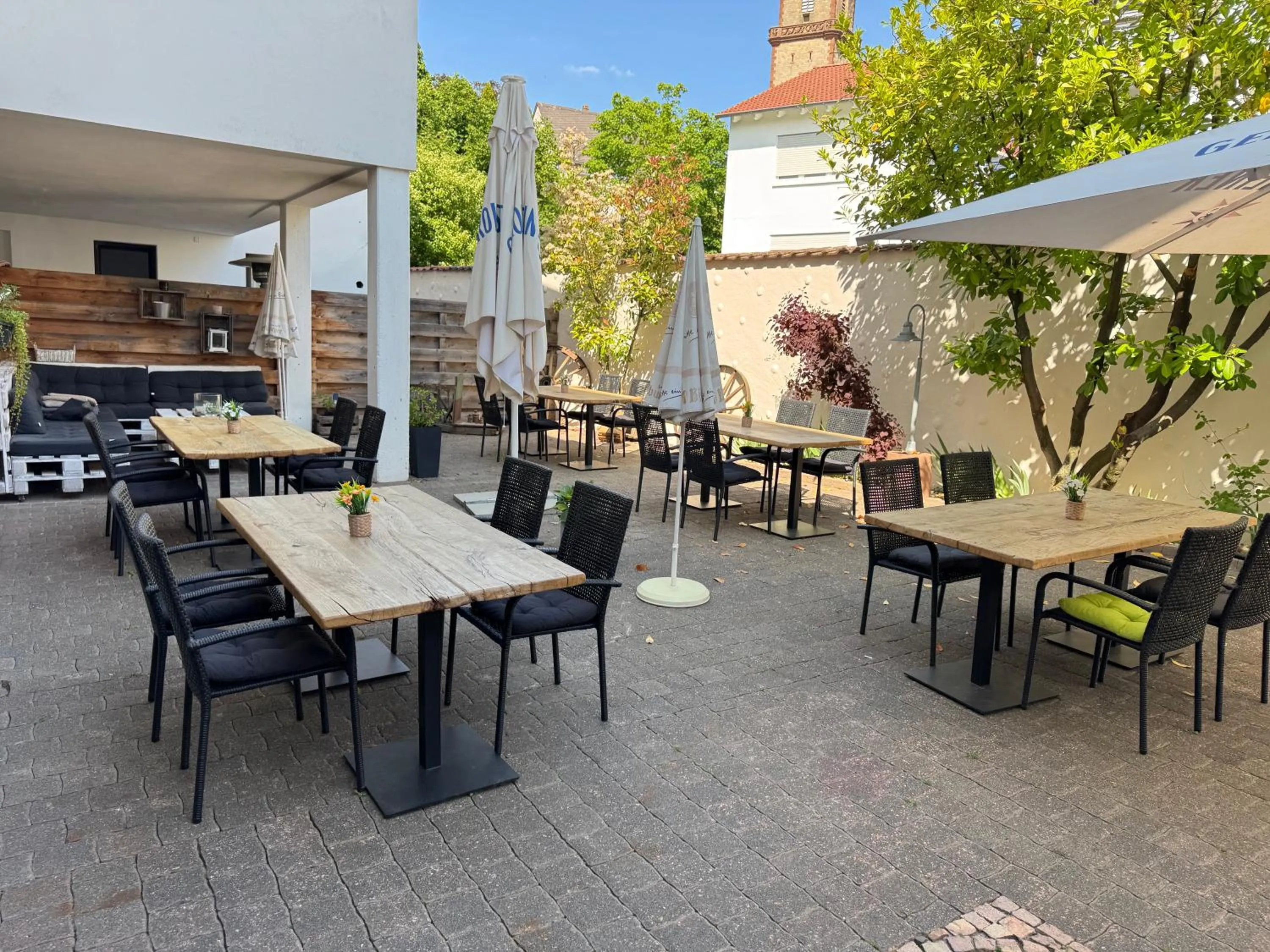 Property building in Hotel Restaurant Goldenes Ross