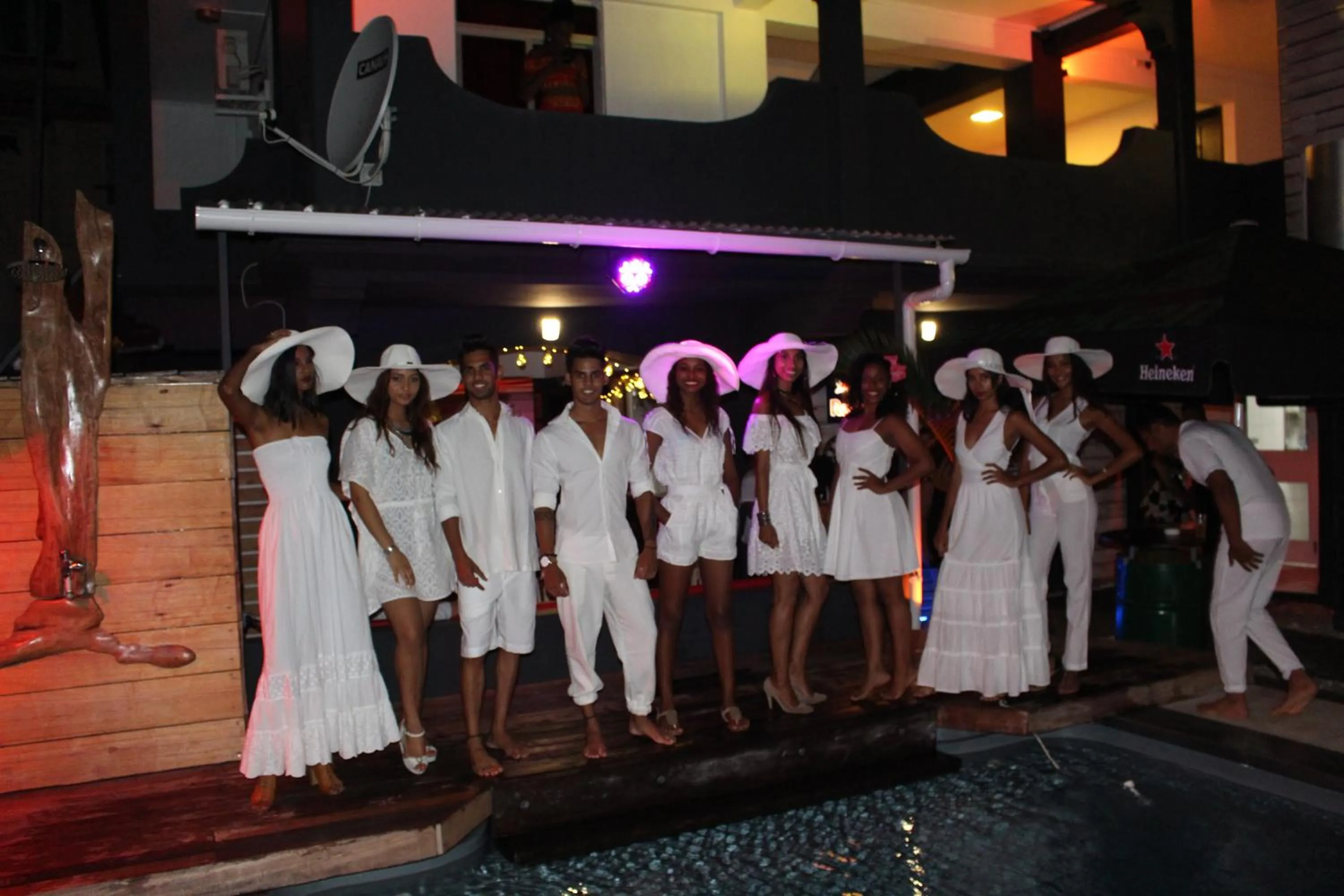 Evening entertainment in Le Pôle