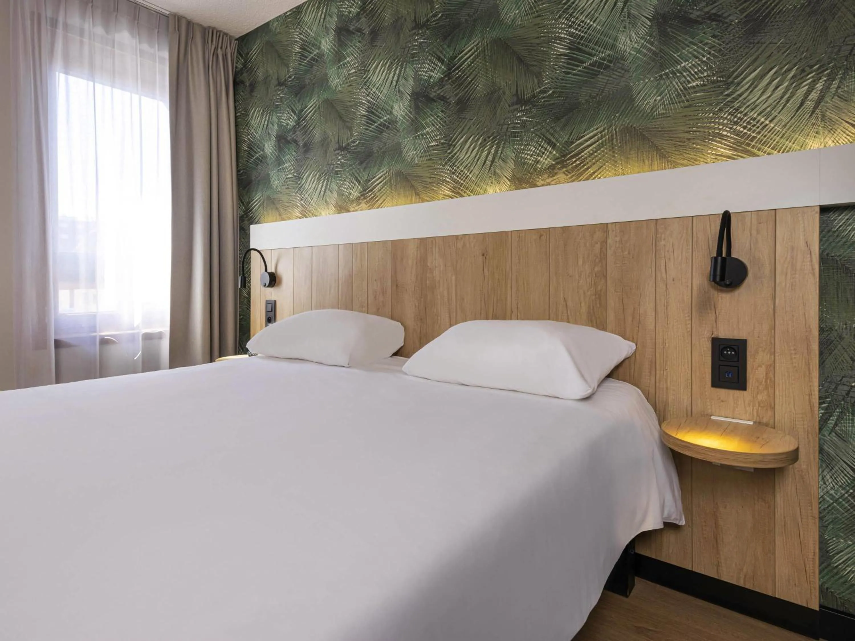 Bedroom, Bed in ibis Brussels Waterloo