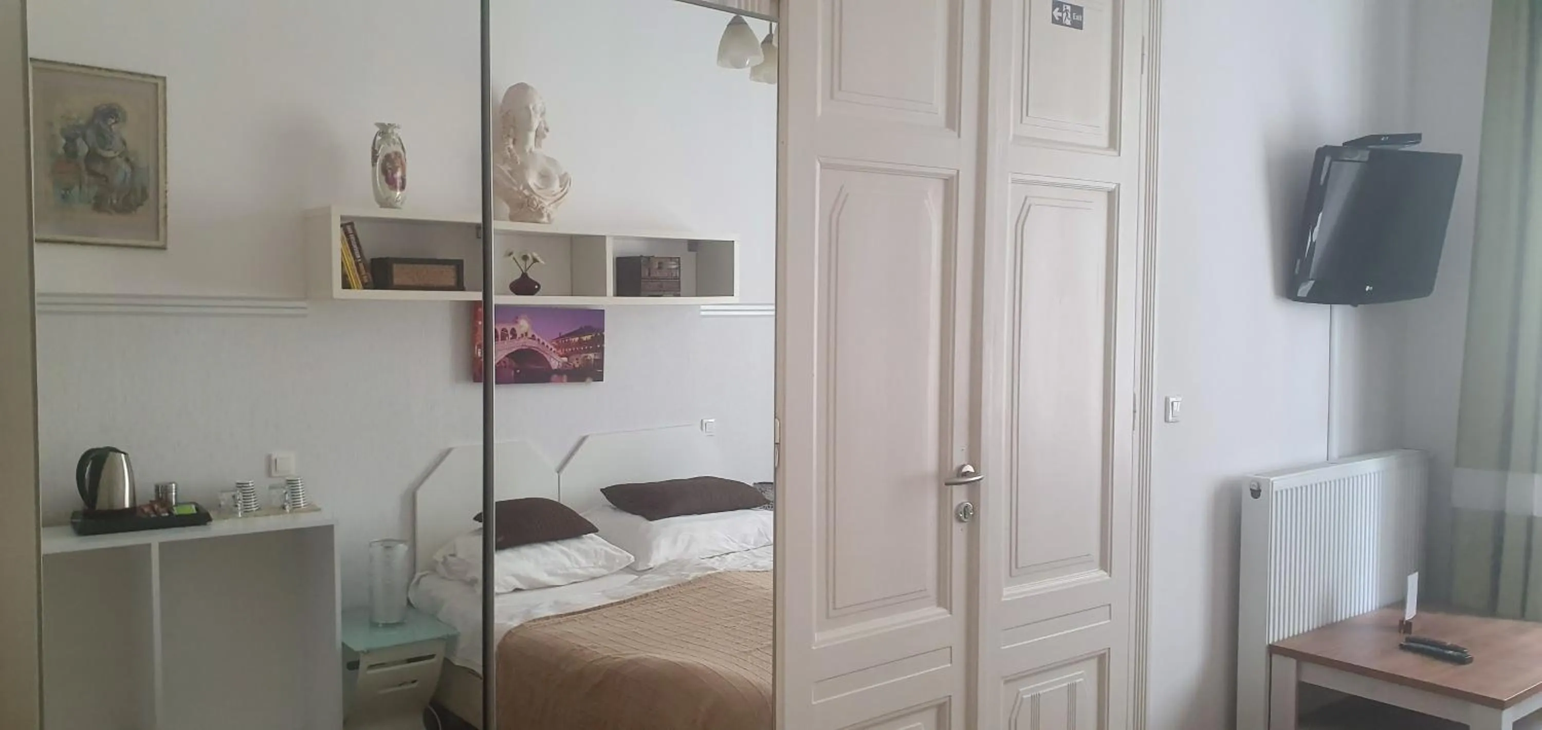 Bed in Butterfly Home Danube