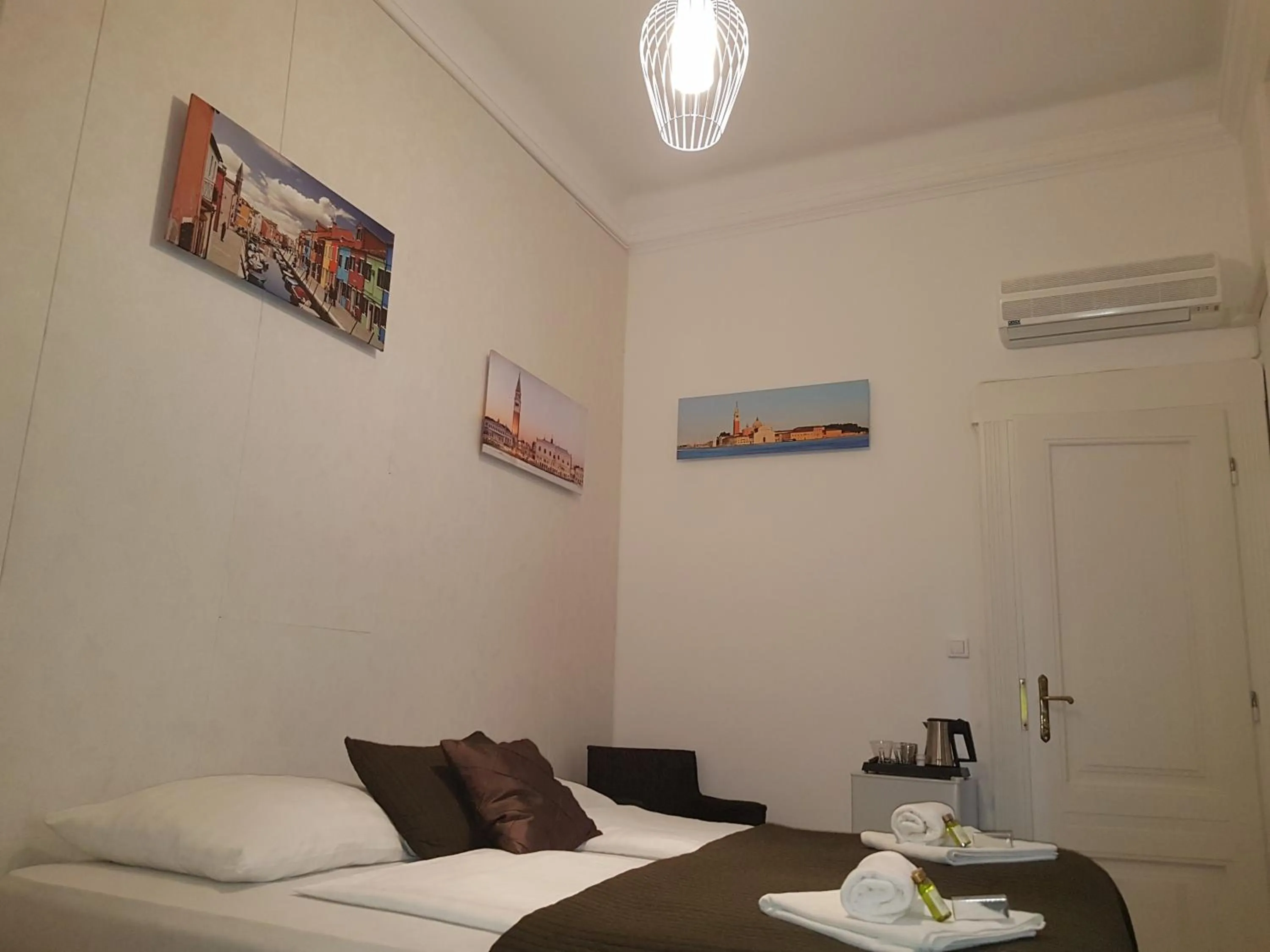 Decorative detail, Bed in Butterfly Home Danube