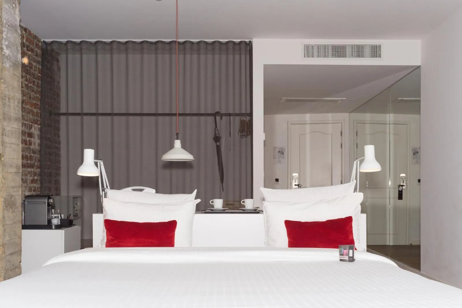 Bed in 9Hotel Central