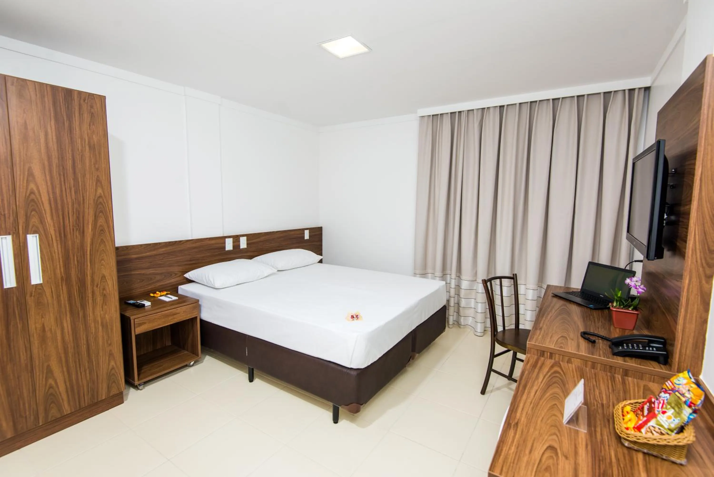 Photo of the whole room, Bed in Hotel Jardins