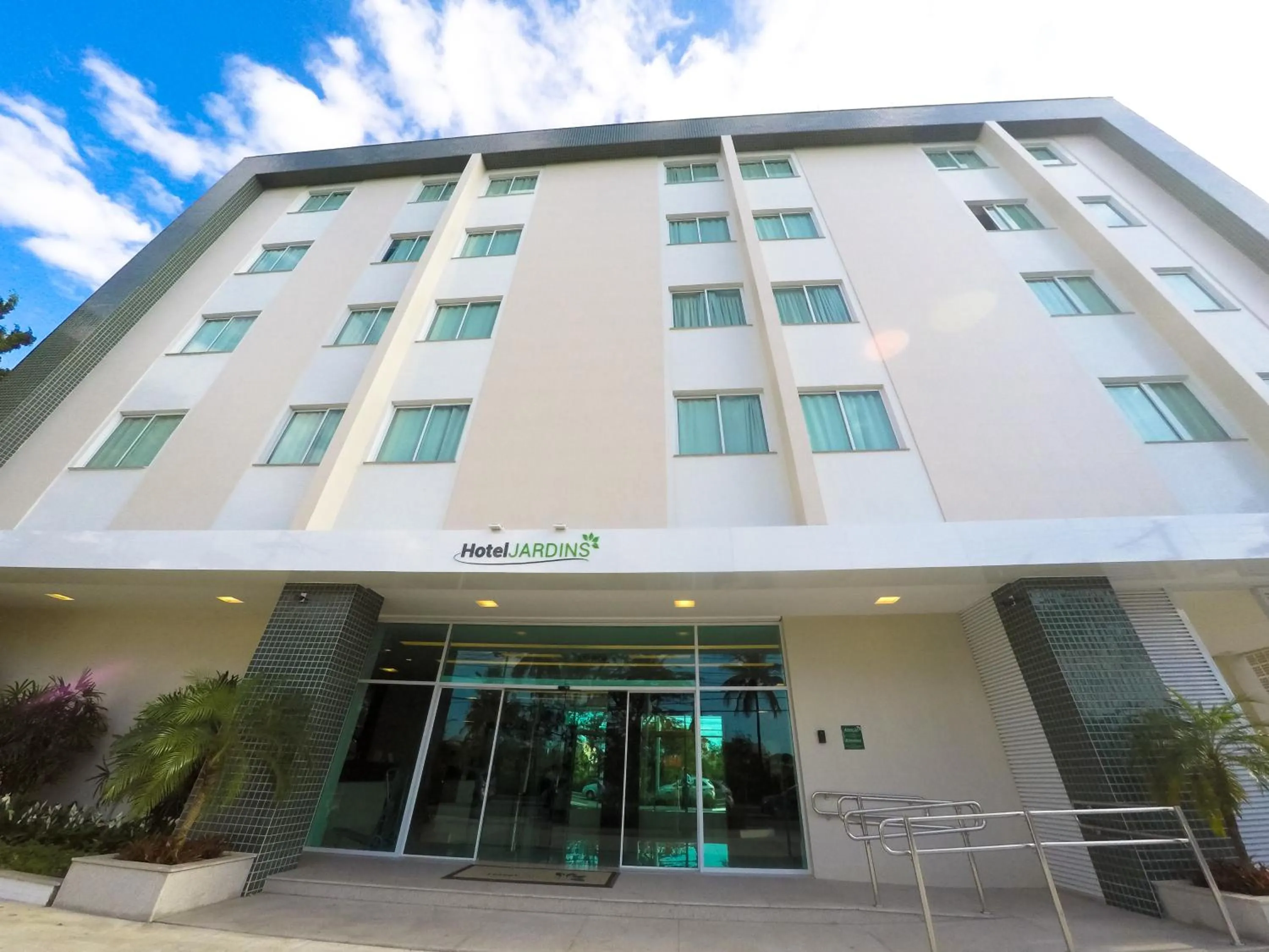 Facade/entrance in Hotel Jardins