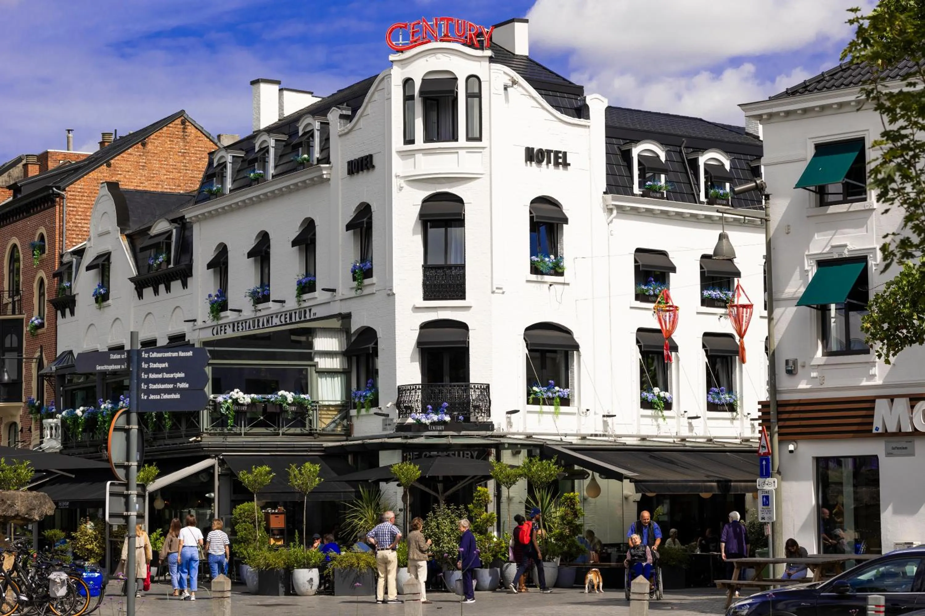 Neighbourhood in Hotel The Century