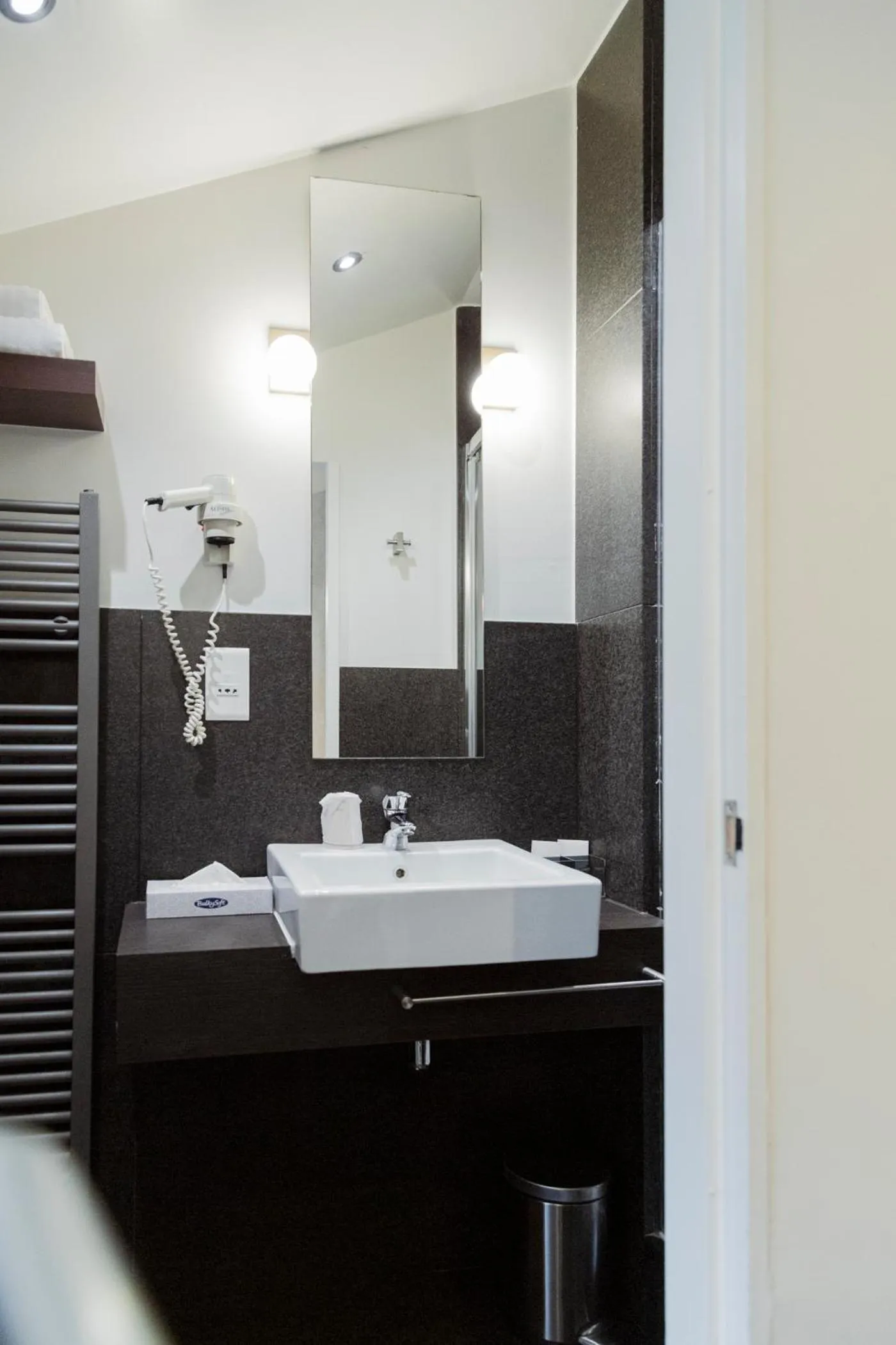 Bathroom in Hotel The Century