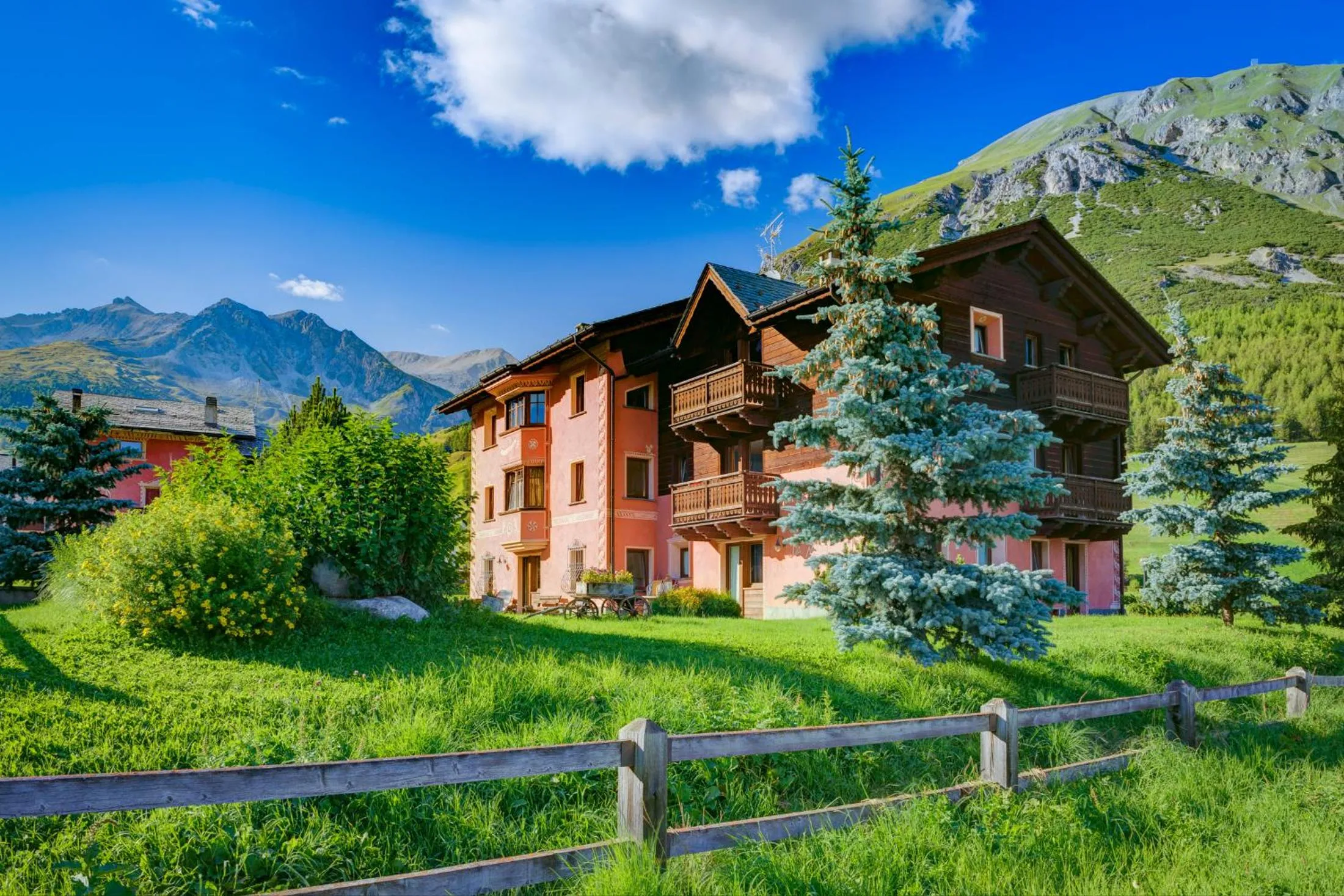 Property building in Residence Bait da Mott