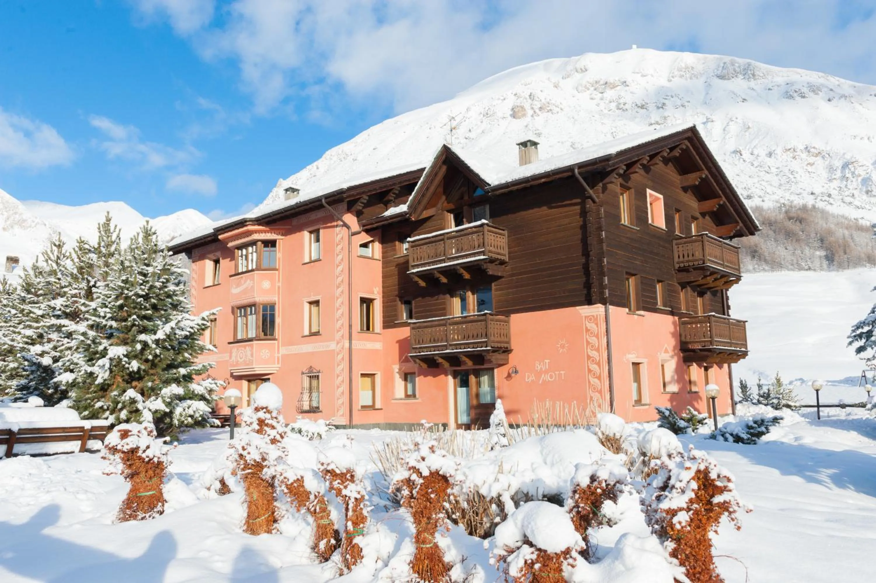 Property building in Residence Bait da Mott