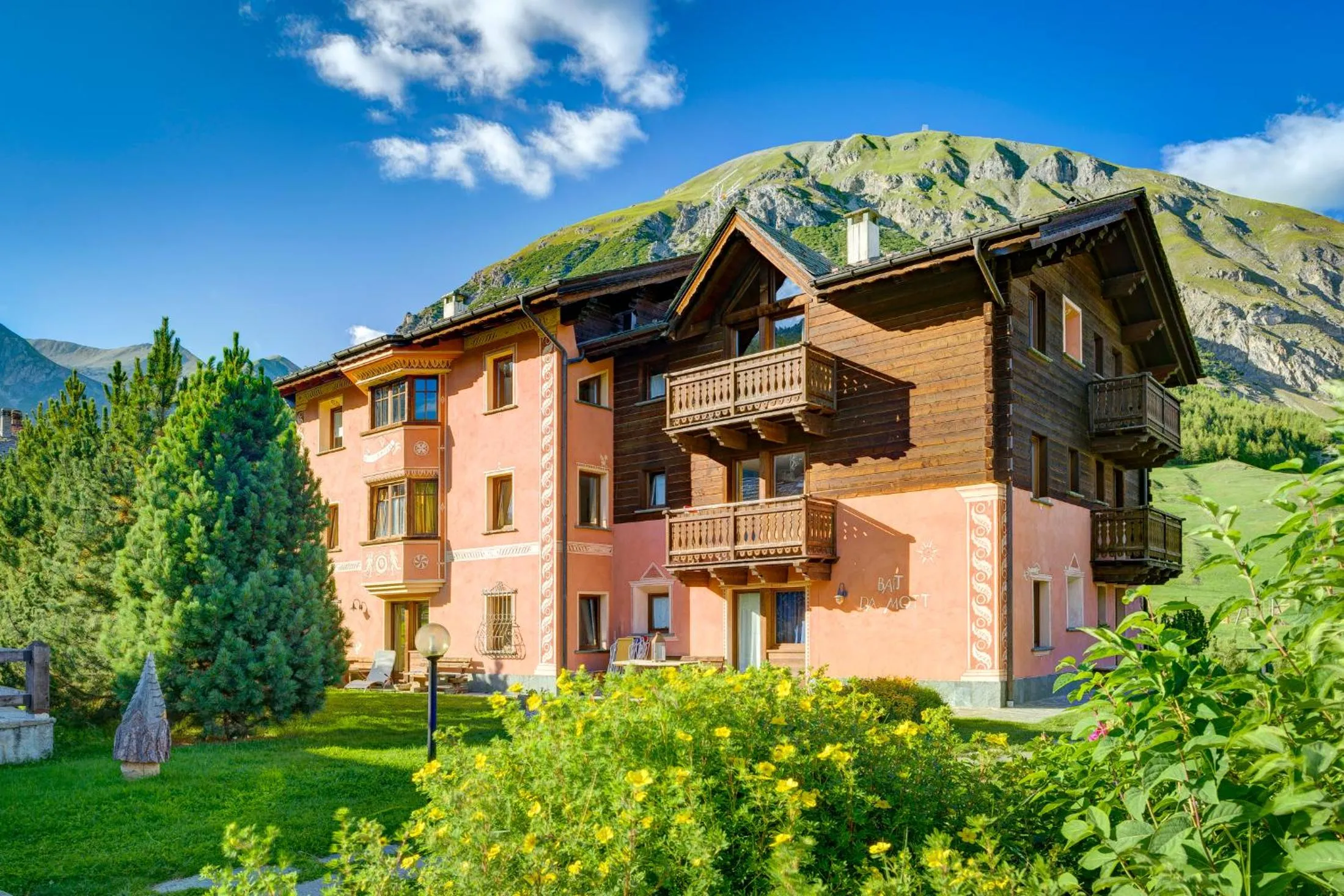 Property building in Residence Bait da Mott