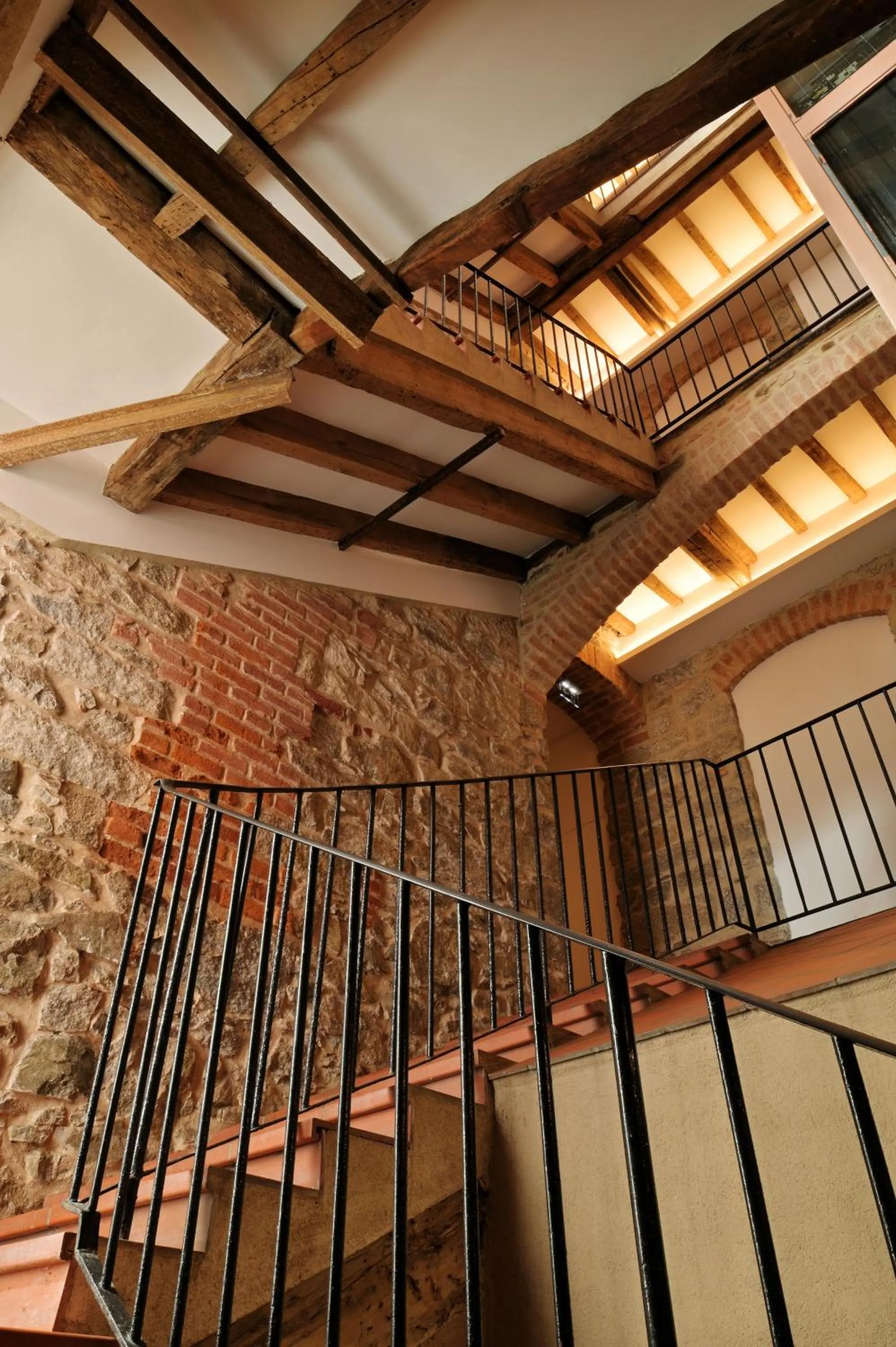 Property building in Kallisté