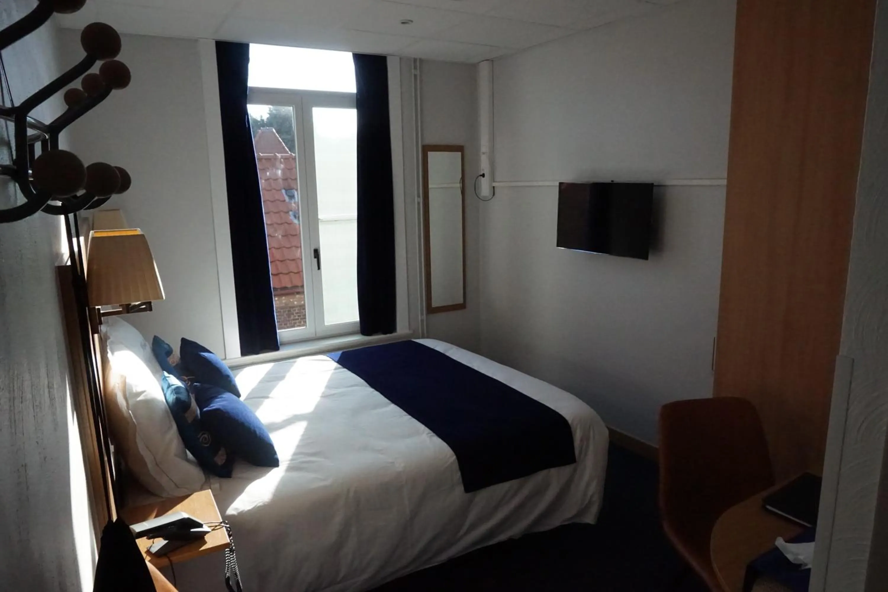 Photo of the whole room, Bed in Hotel Asiris