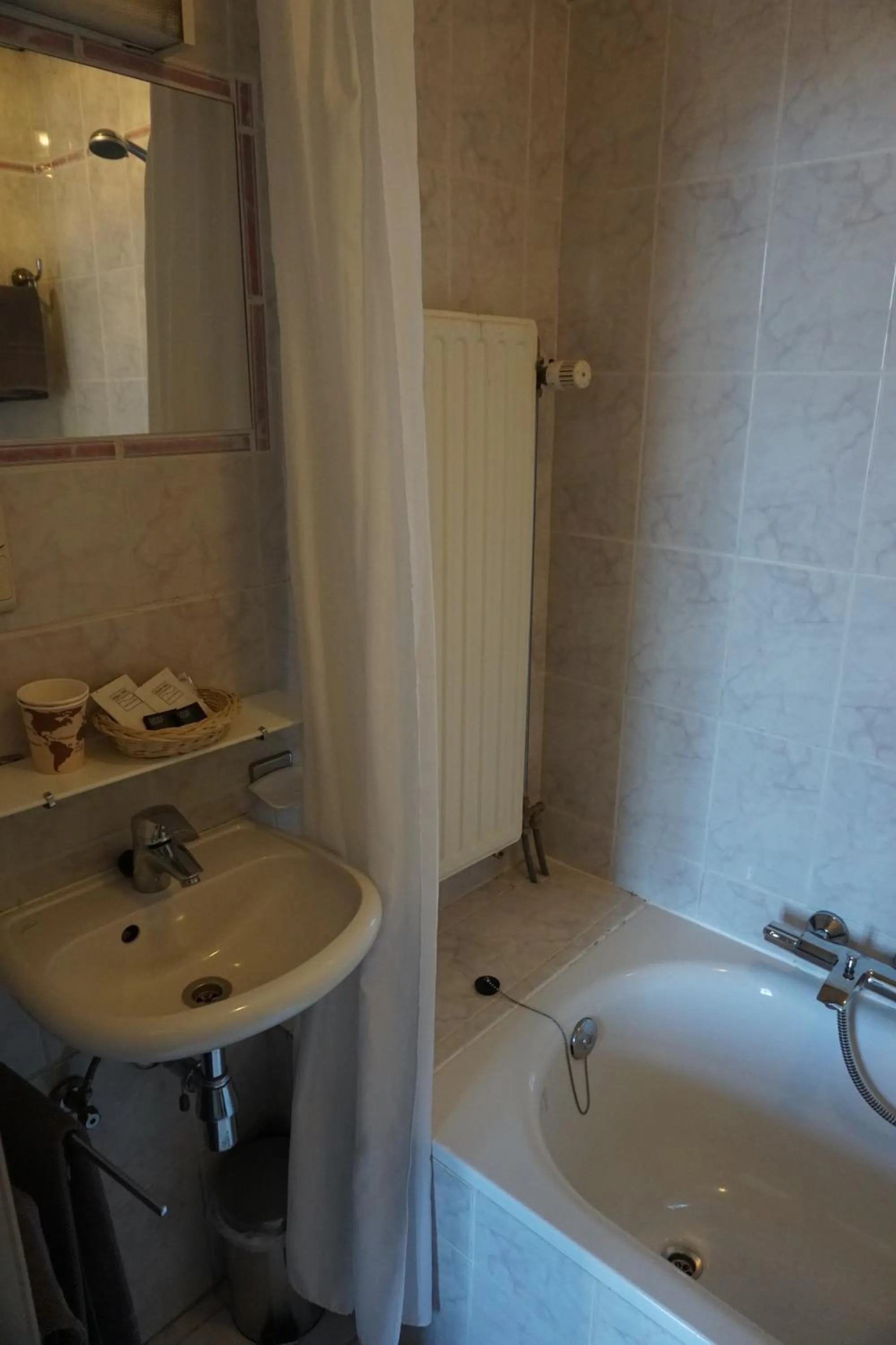 Bathroom in Hotel Asiris