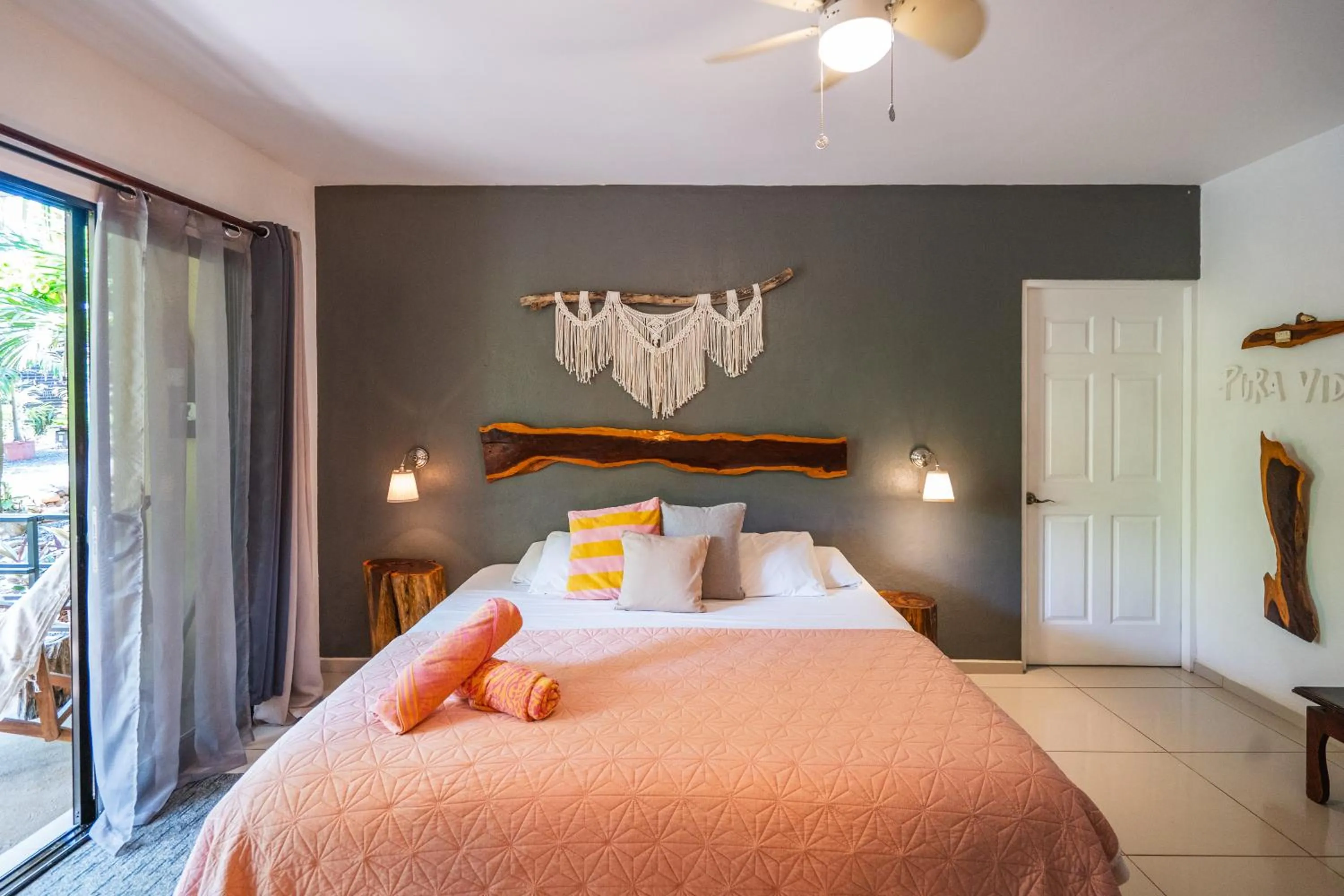 Bed in Tamarindo Sunshine