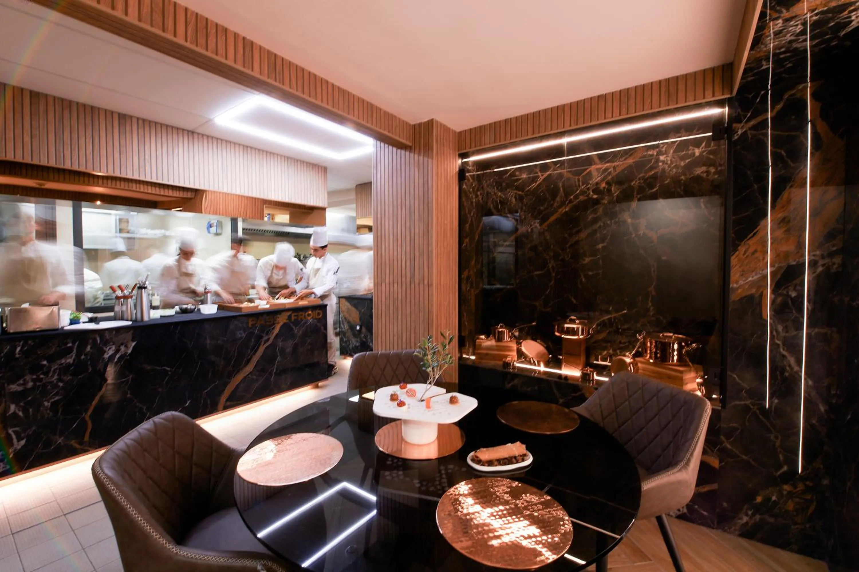 Restaurant/places to eat in Hôtel Marinca & Spa