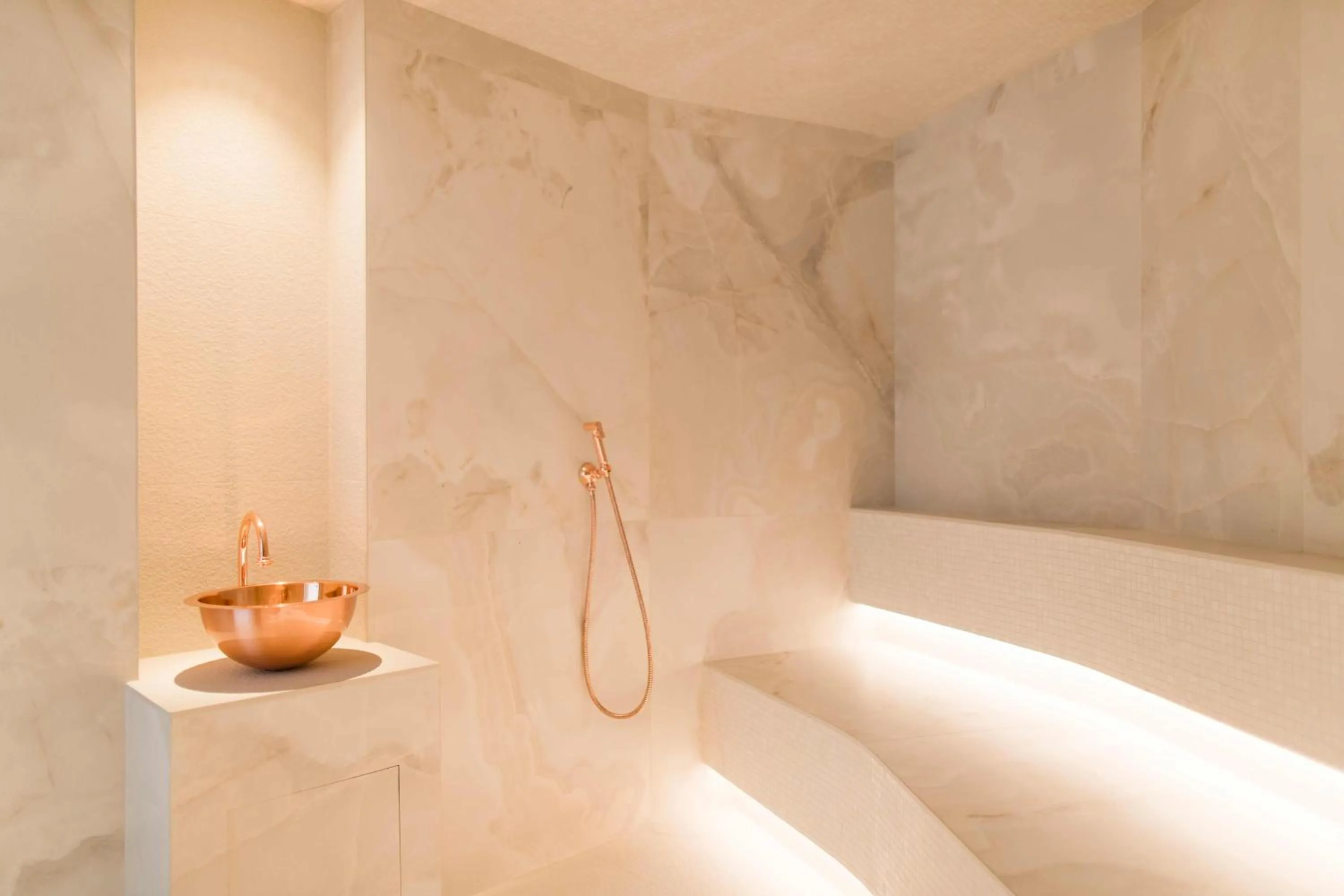 Spa and wellness centre/facilities in Hôtel Marinca & Spa