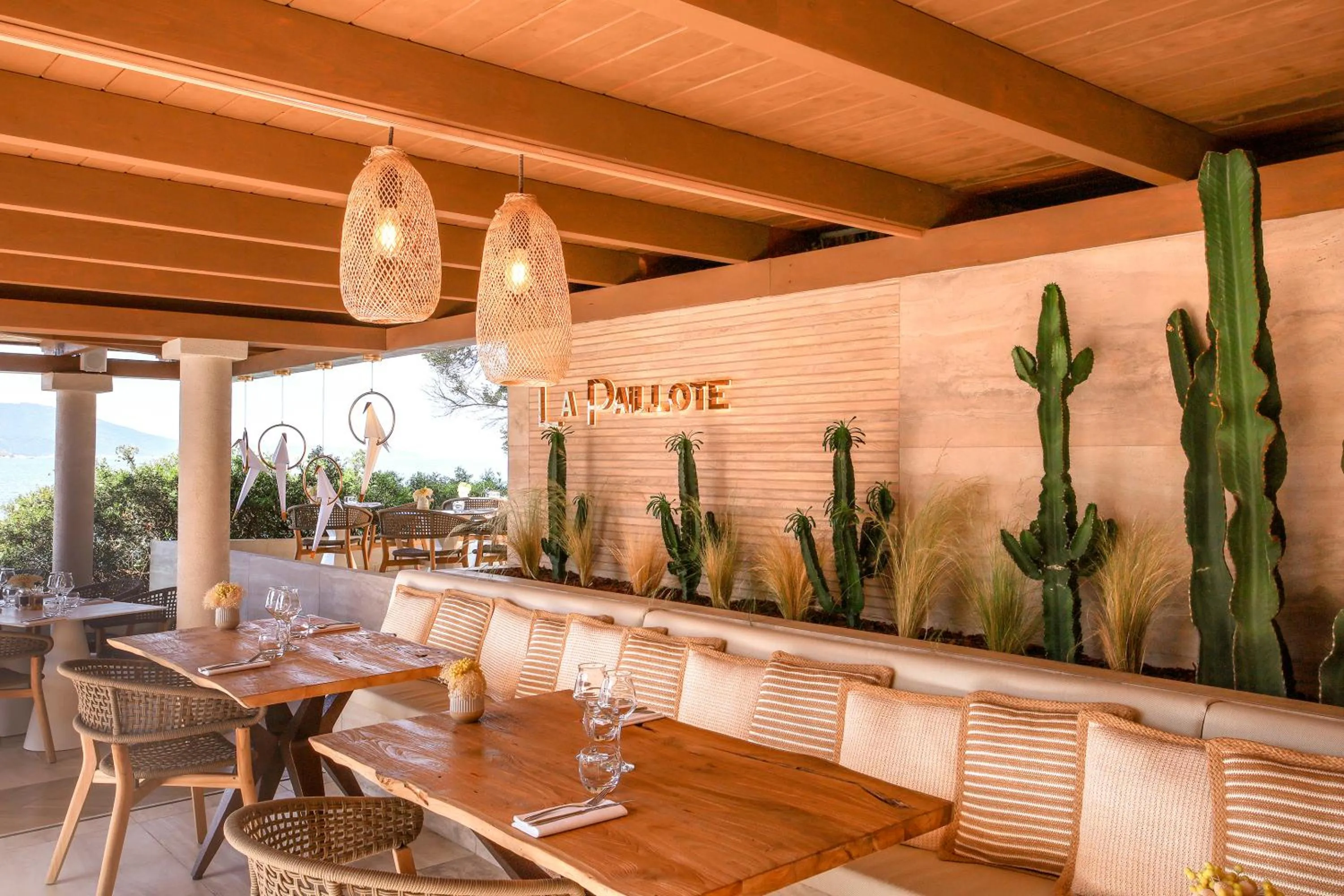 Restaurant/places to eat in Hôtel Marinca & Spa