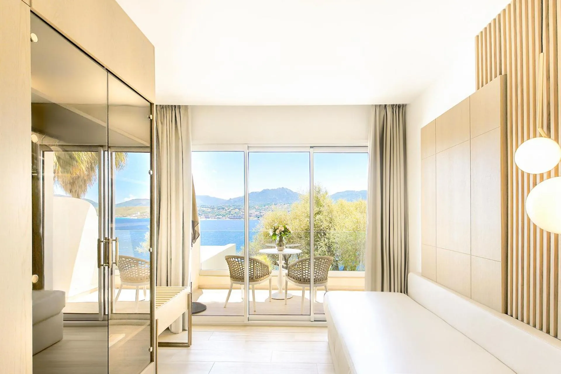 Bedroom in Hôtel Marinca & Spa