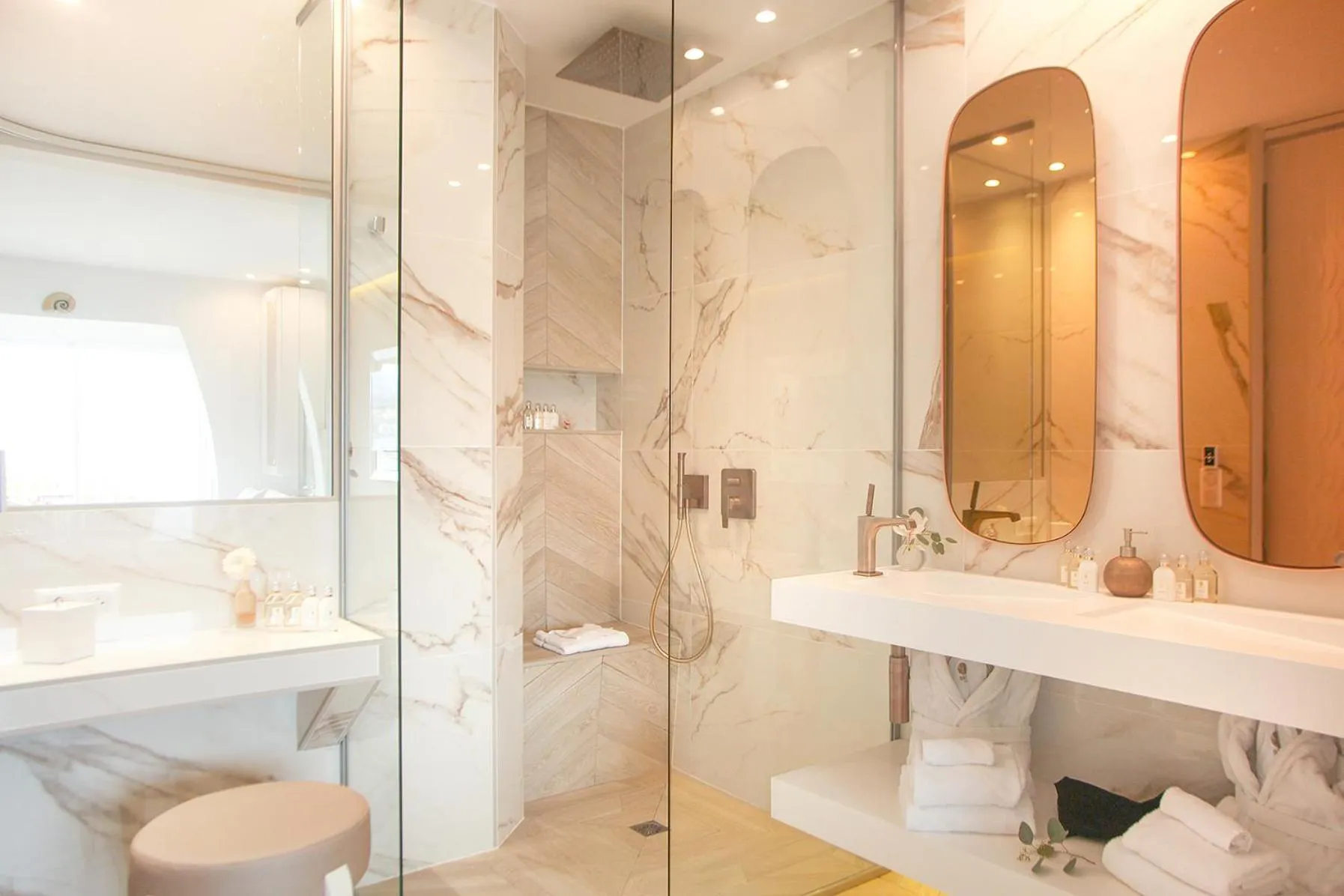 Bathroom in Hôtel Marinca & Spa