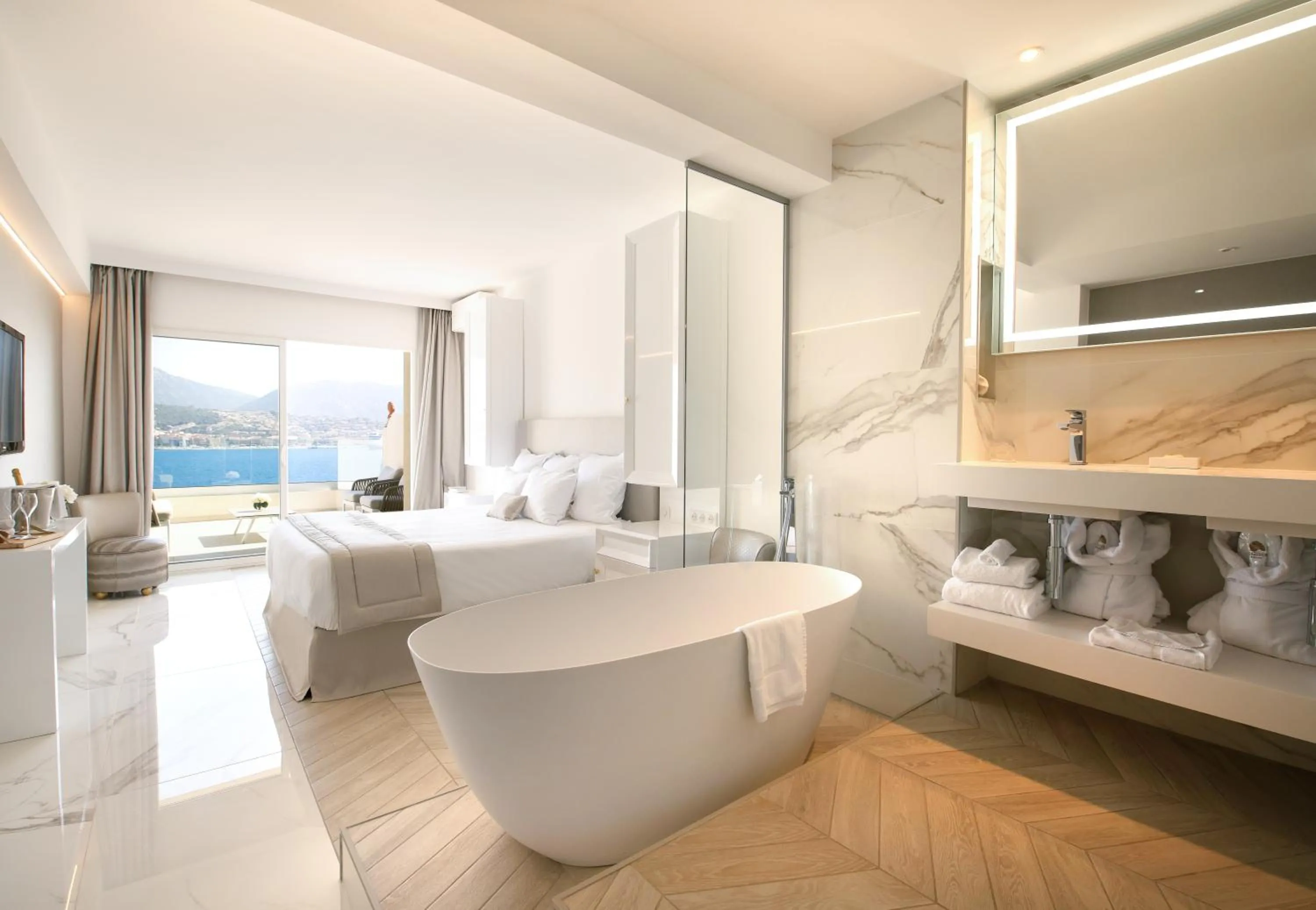 Photo of the whole room, Bed in Hôtel Marinca & Spa