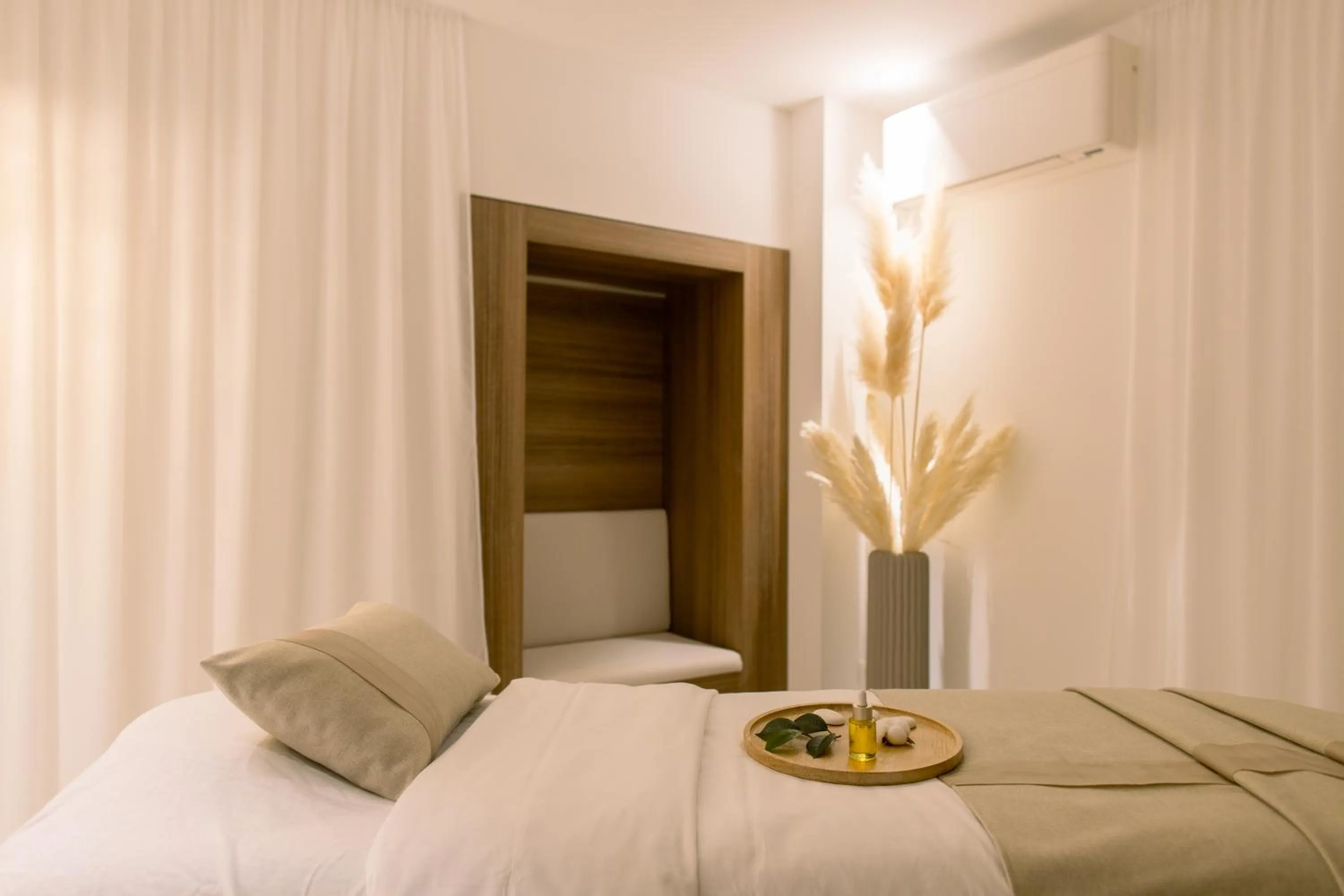 Spa and wellness centre/facilities, Bed in Hôtel Marinca & Spa