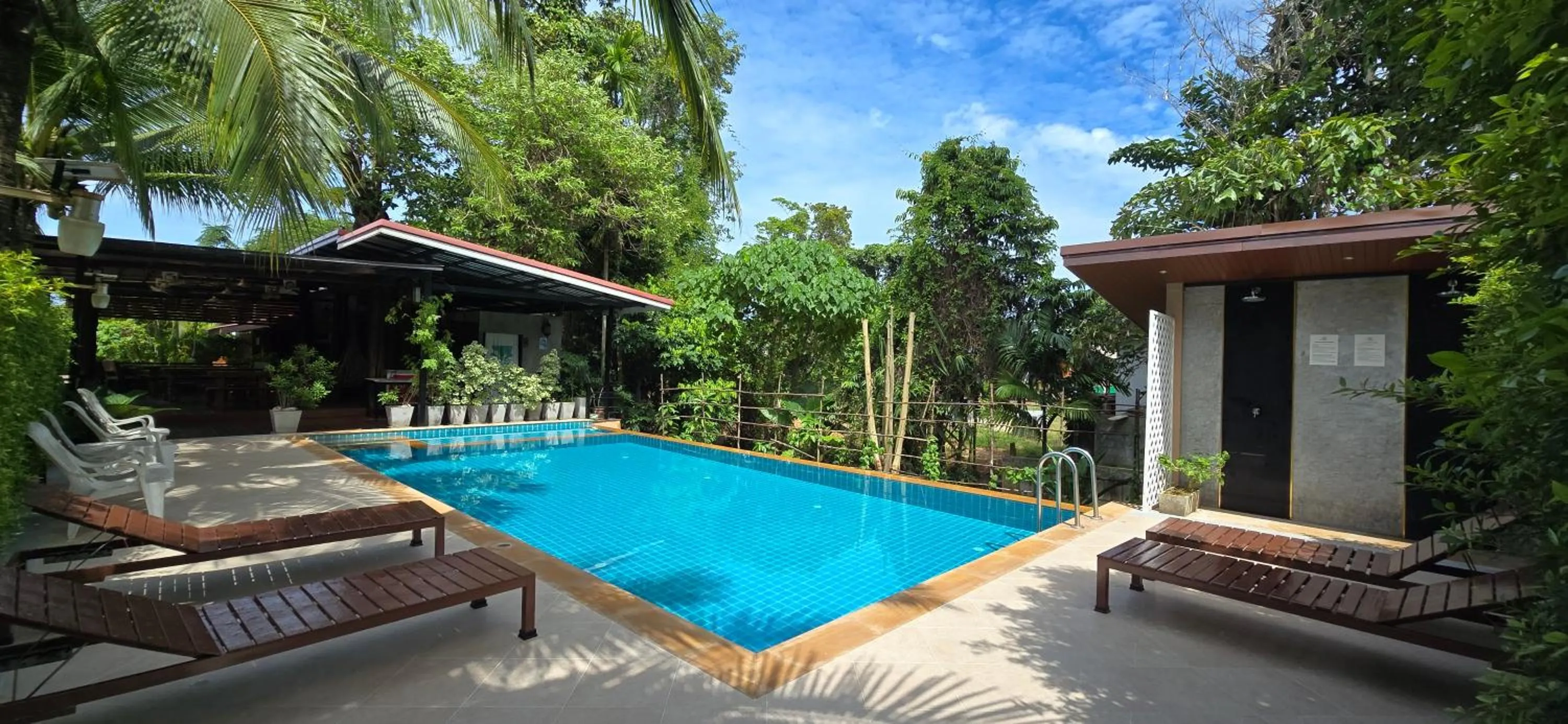 Baan Suan Rim Klong Resort