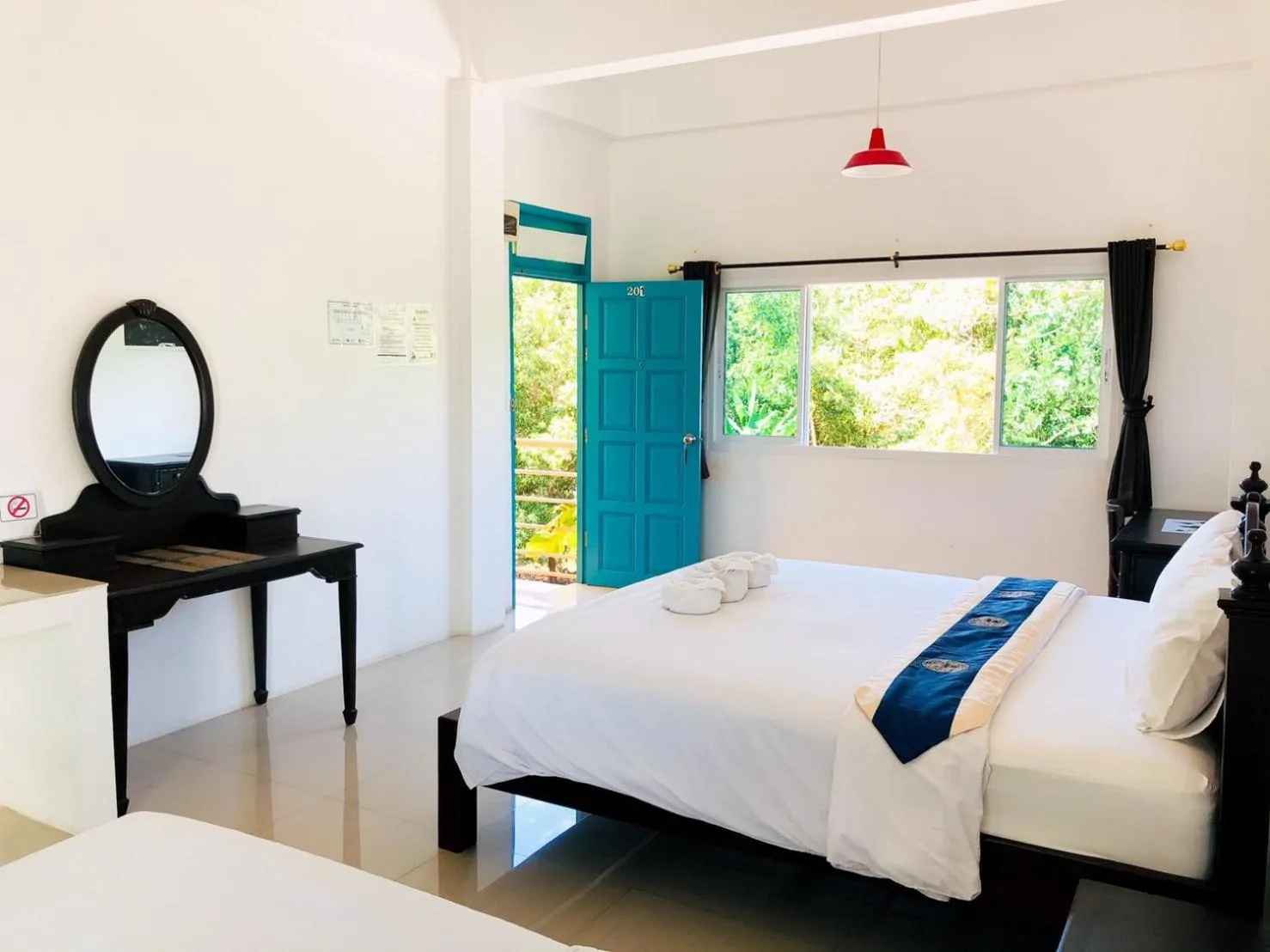 Photo of the whole room, Bed in Baanlugchange Hotel โรงแรมบ้านลูกช้าง