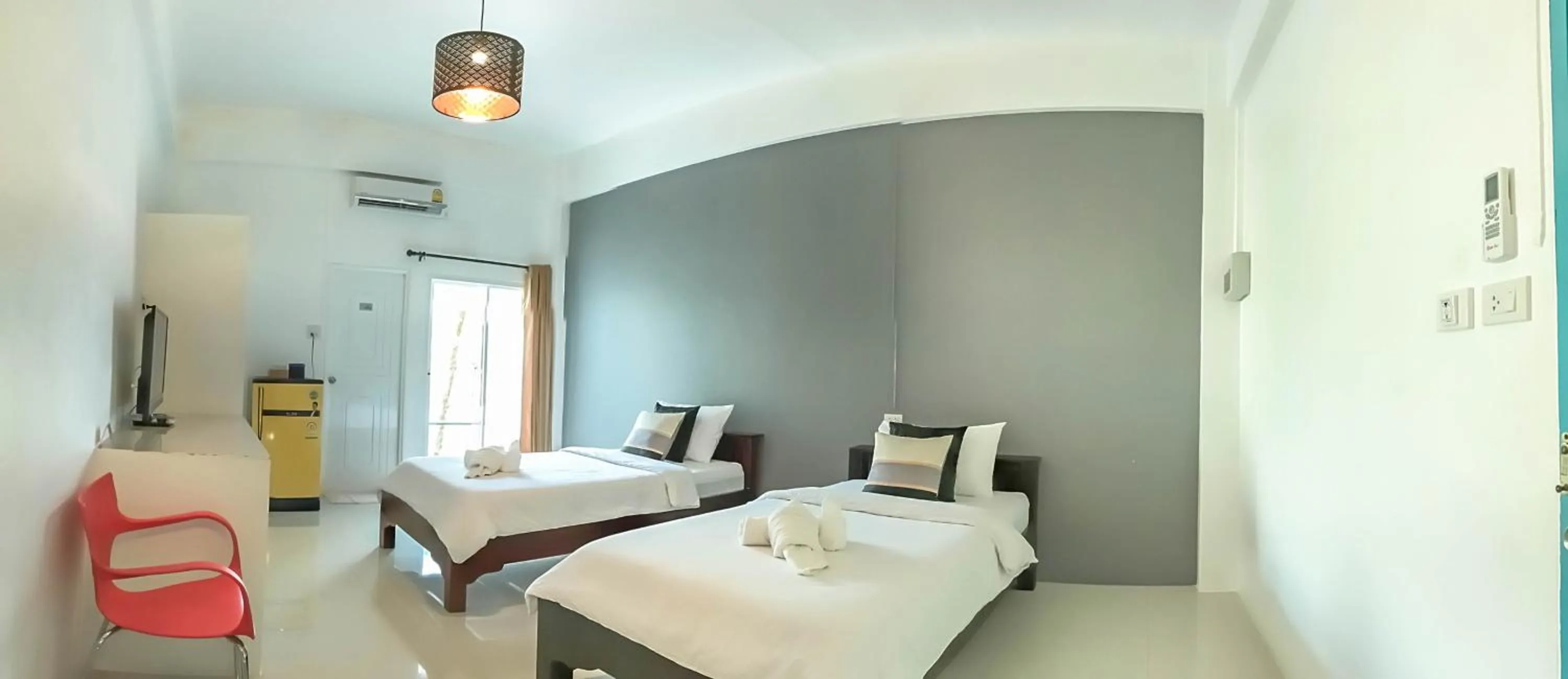 Photo of the whole room, Bed in Baanlugchange Hotel โรงแรมบ้านลูกช้าง