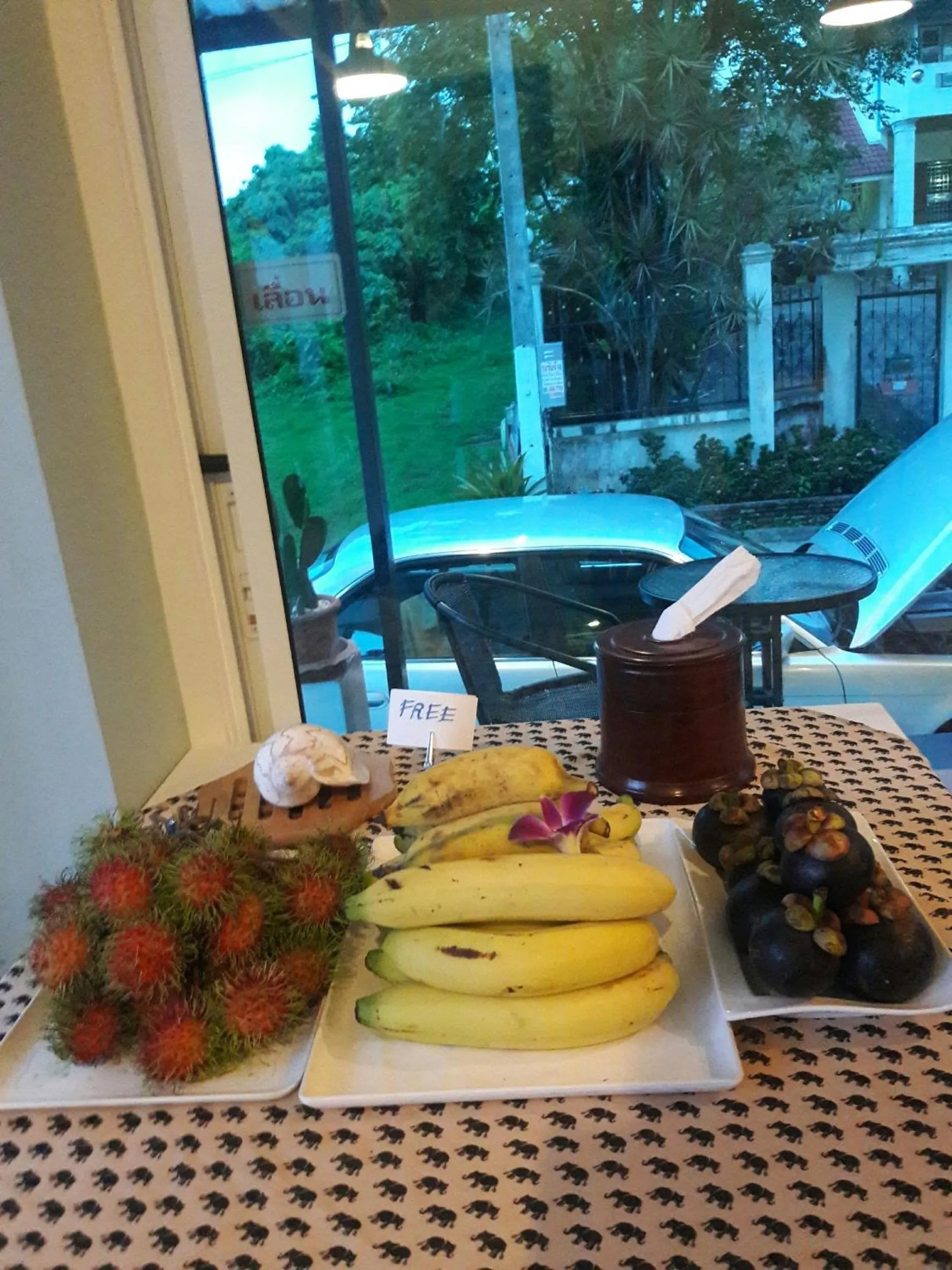 Restaurant/places to eat in Baanlugchange Hotel โรงแรมบ้านลูกช้าง