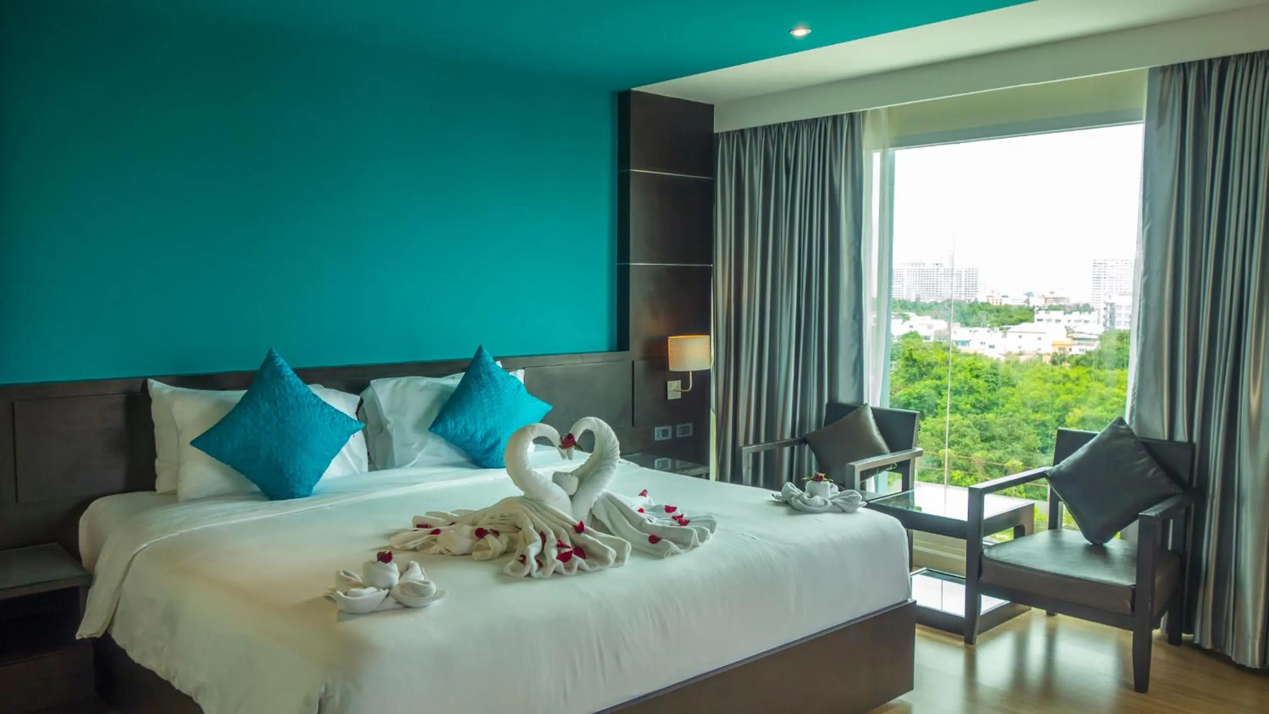 Bed in Unique Regency Pattaya