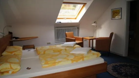 Bed in Villa Bruderfels, Garni