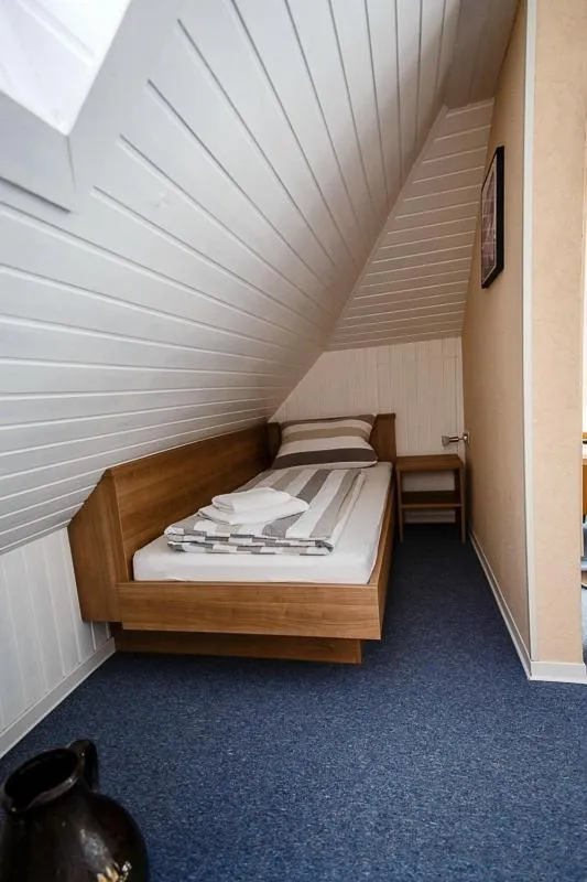 Bed in Villa Bruderfels, Garni