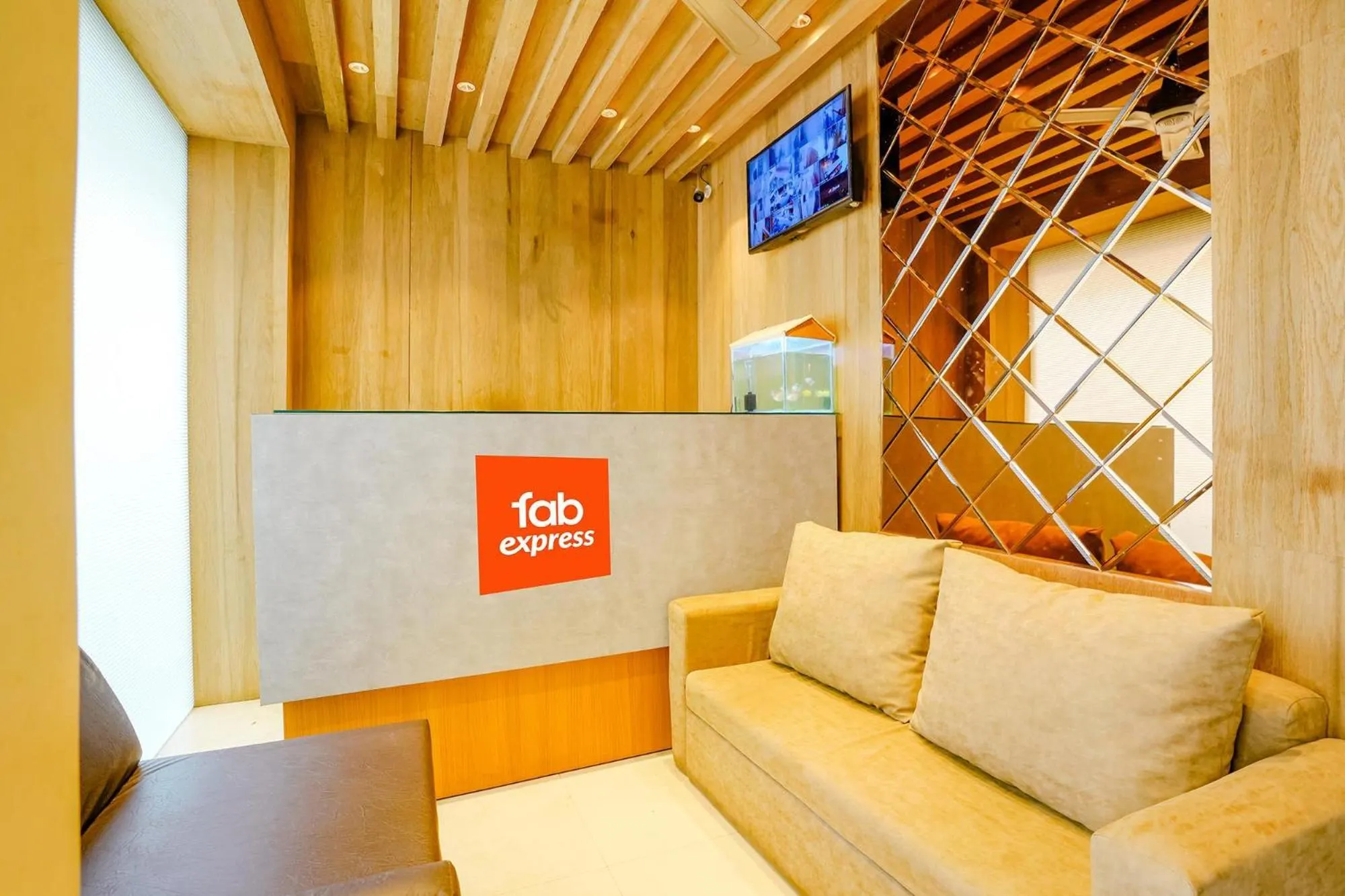 Lobby or reception in FabHotel Indore Palace