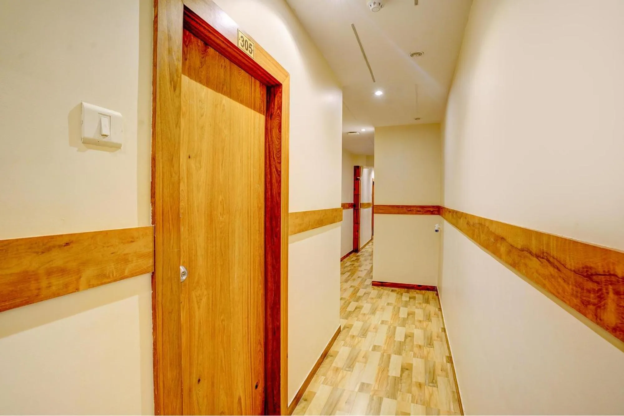 Lobby or reception in FabHotel Indore Palace