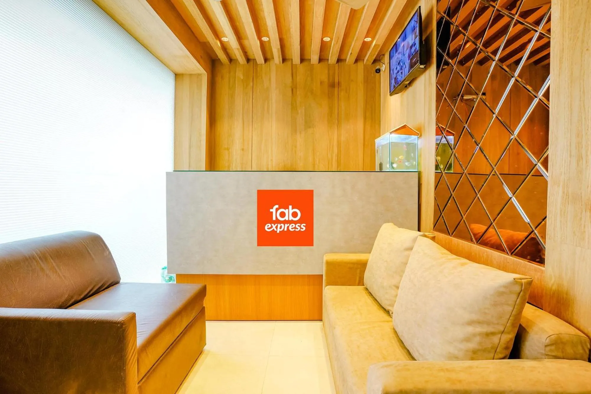 Lobby or reception in FabHotel Indore Palace