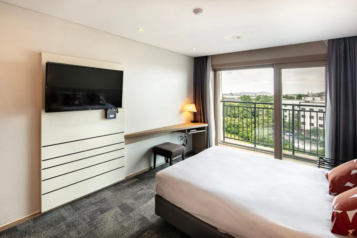 Bedroom, Bed in The Best Jeju Seongsan