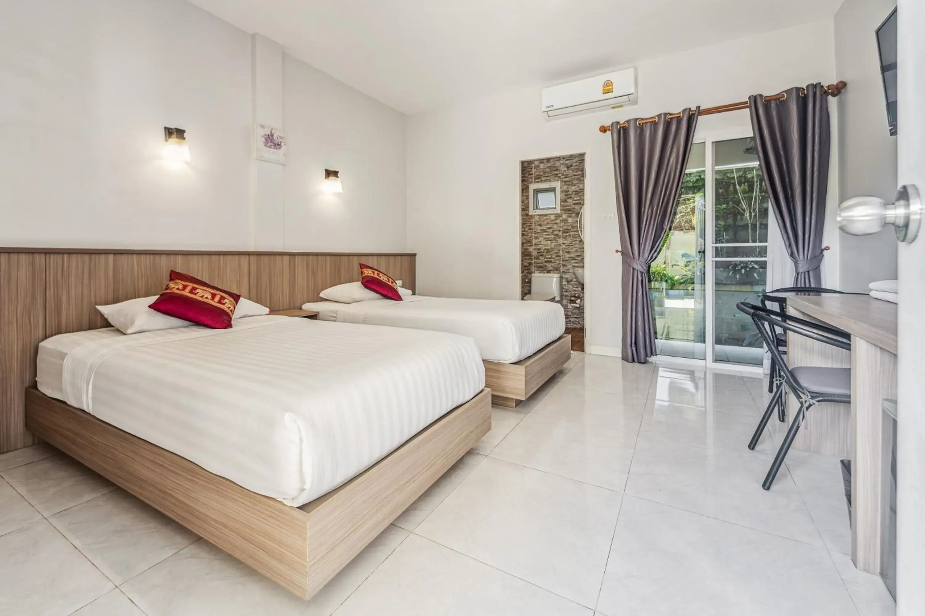 Twin Room in Winrisa Place Twin Room in Winrisa Place